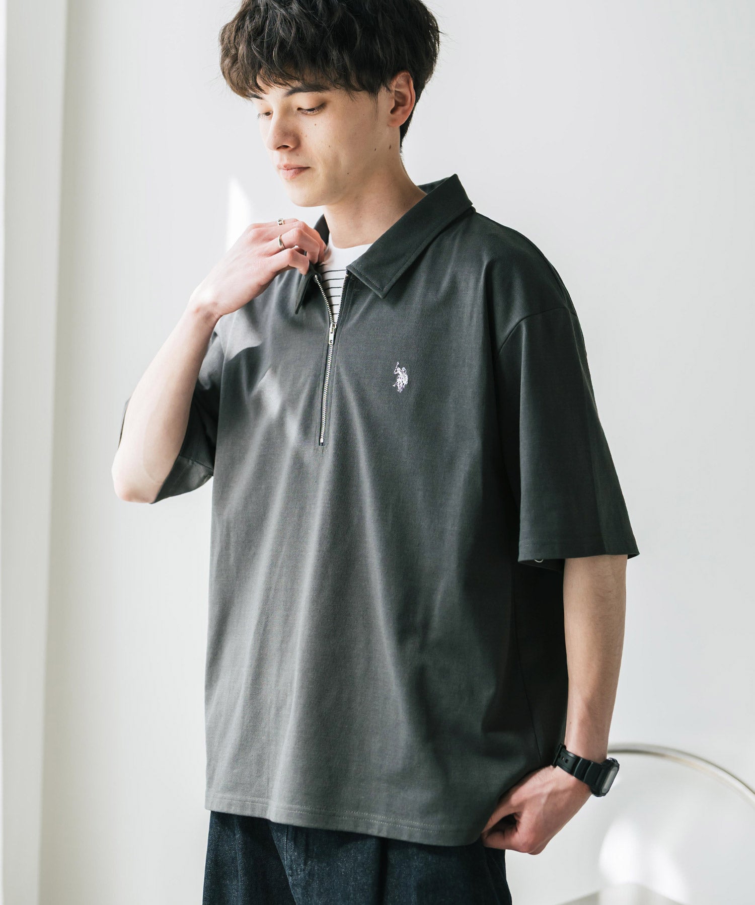 U.S. POLO ASSN. ユーエスポロアッスン 別注コラボ 無地/クレリック ワンポイントロゴ刺繍天竺ハーフジップ半袖ポロシャツ