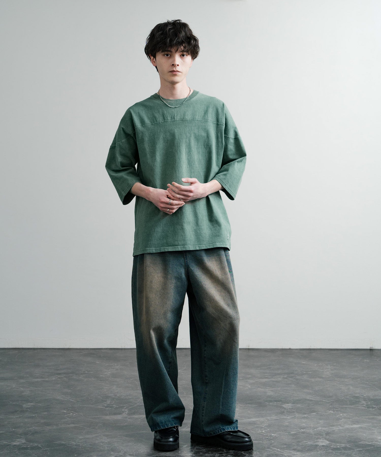 KRIFF MAYER クリフメイヤー オーバーサイズ ヘビーオンス天竺 ピグメント加工 フットボール七分袖Tシャツ 2435808