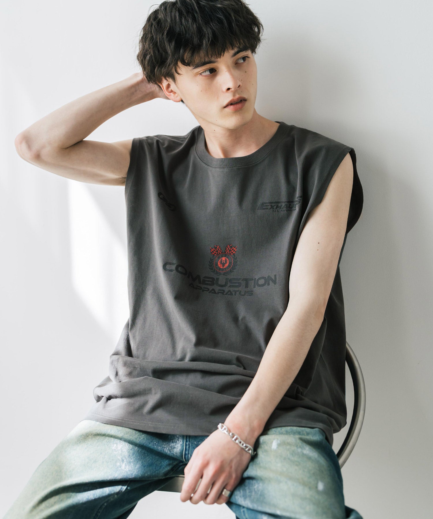 オーバーサイズ ピグメントライクグラフィックプリントノースリーブTシャツ