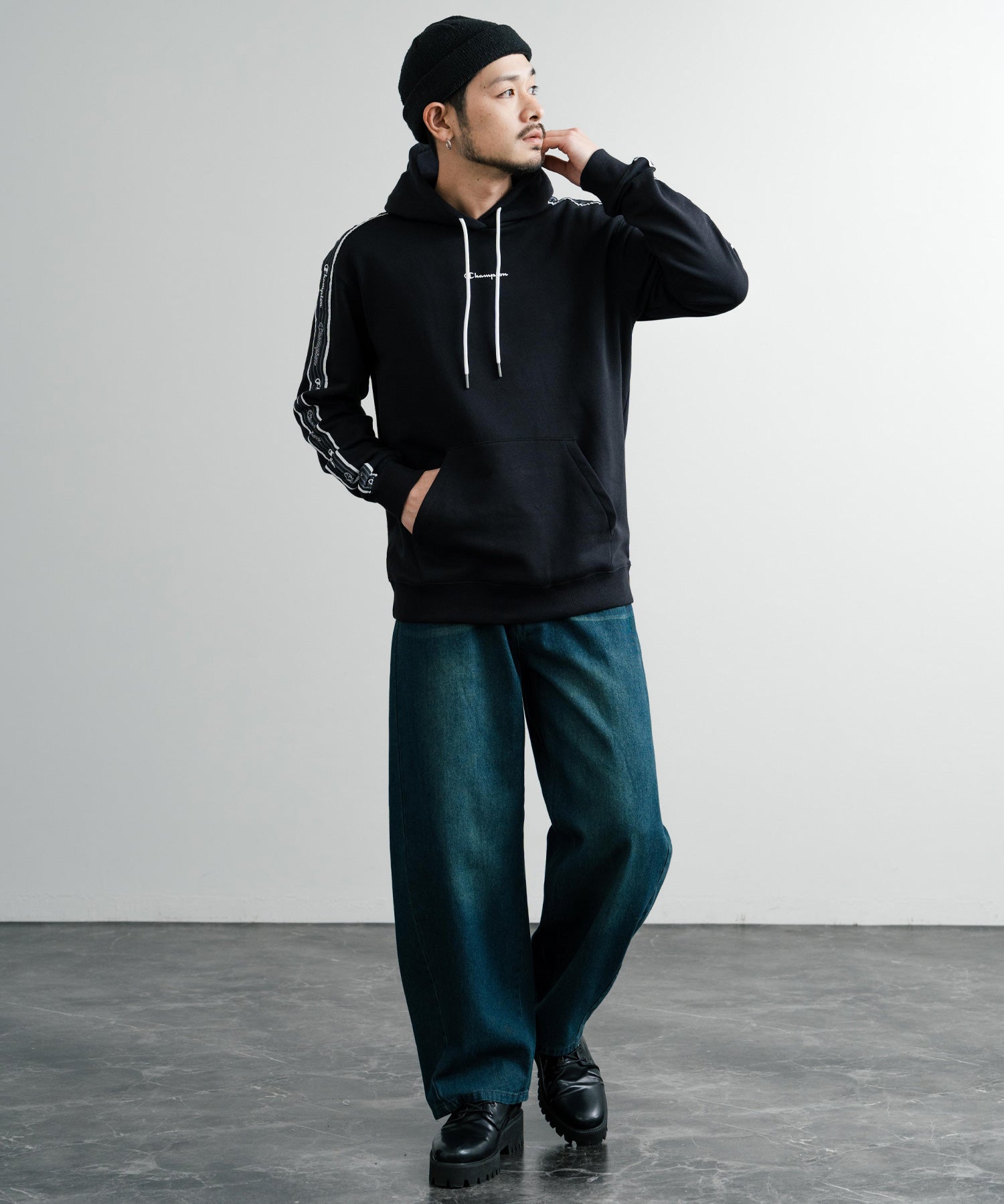 Champion チャンピオン オーバーサイズ袖ラインロゴ裏毛プルオーバーパーカー Mens Hooded Sweatshirt