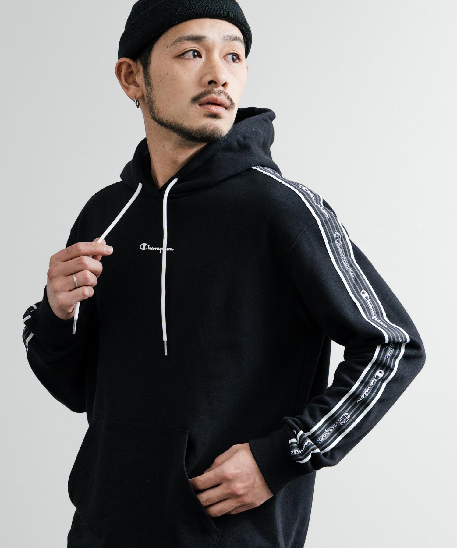 Champion チャンピオン オーバーサイズ袖ラインロゴ裏毛プルオーバーパーカー Mens Hooded Sweatshirt