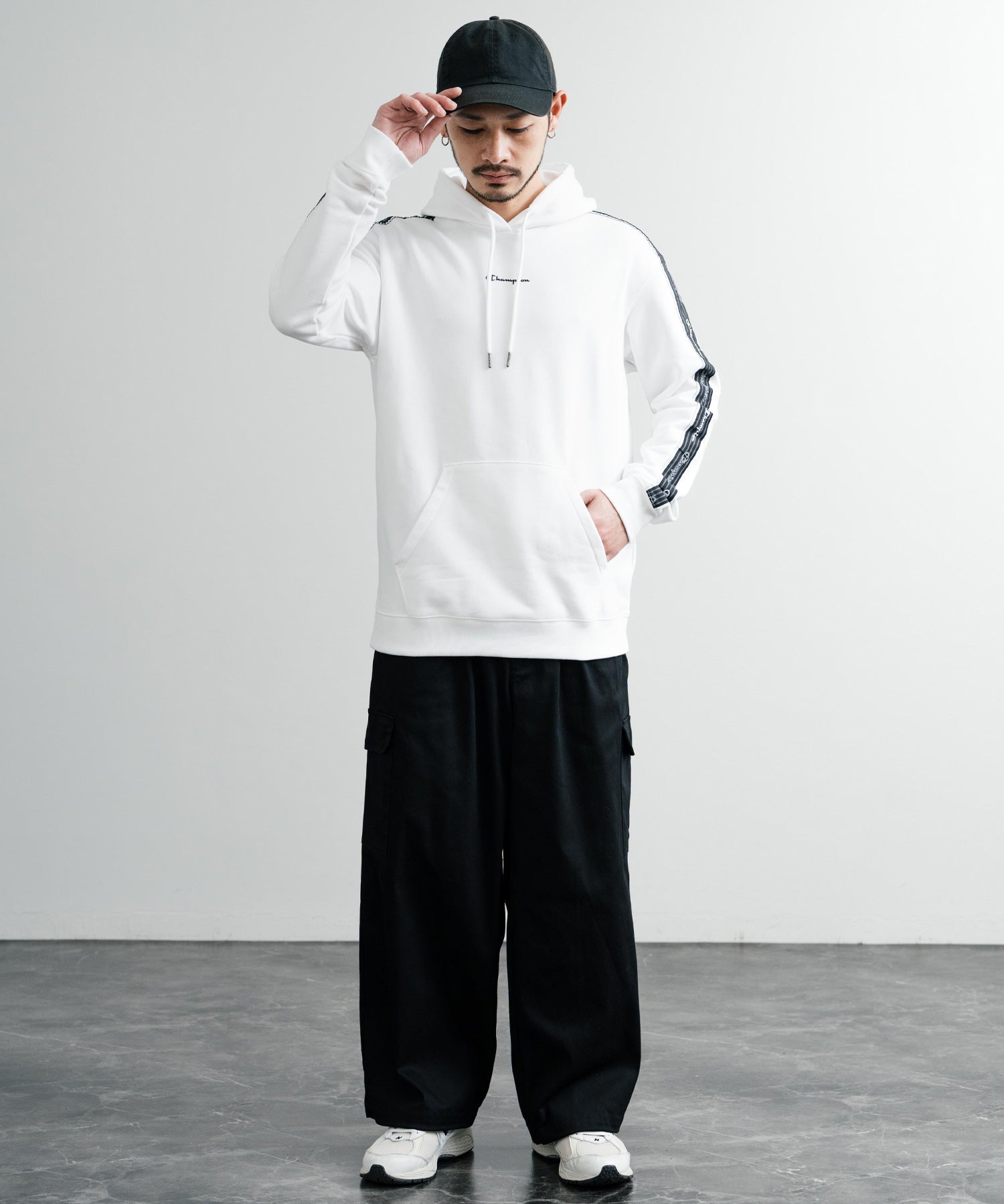 Champion チャンピオン オーバーサイズ袖ラインロゴ裏毛プルオーバーパーカー Mens Hooded Sweatshirt