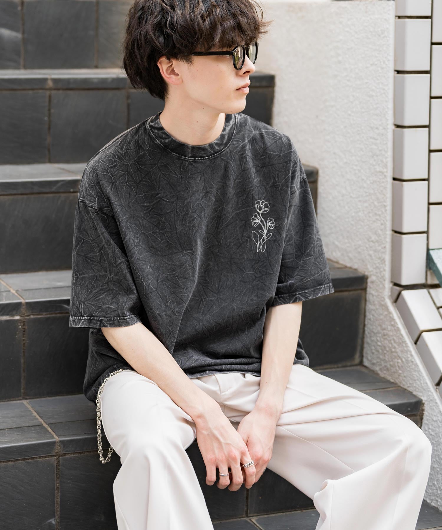 オーバーサイズ ケミカルウォッシュワンポイントフラワープリント半袖Tシャツ