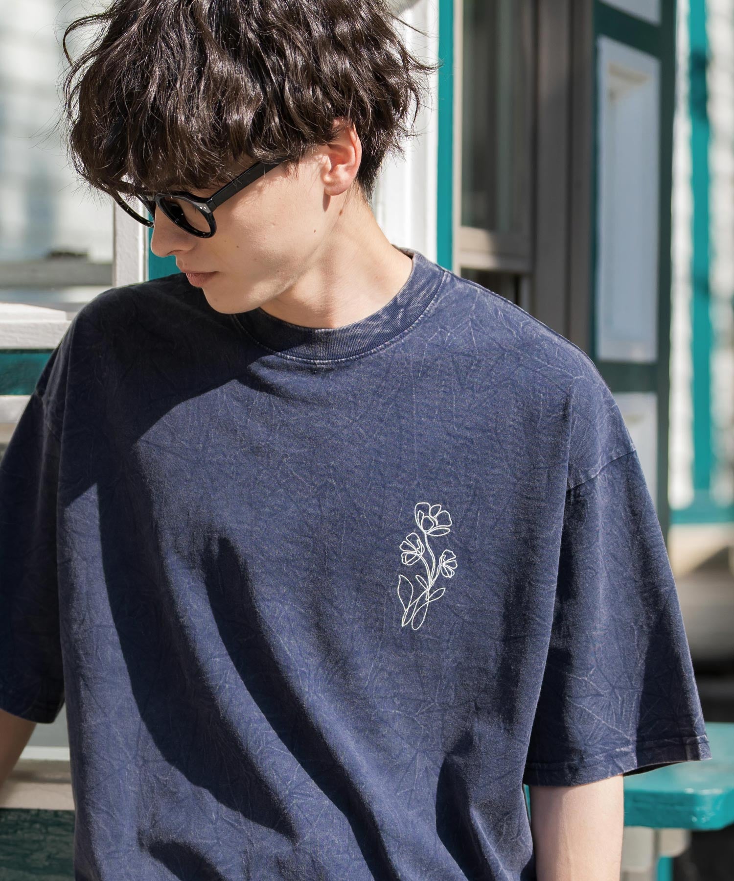 オーバーサイズ ケミカルウォッシュワンポイントフラワープリント半袖Tシャツ