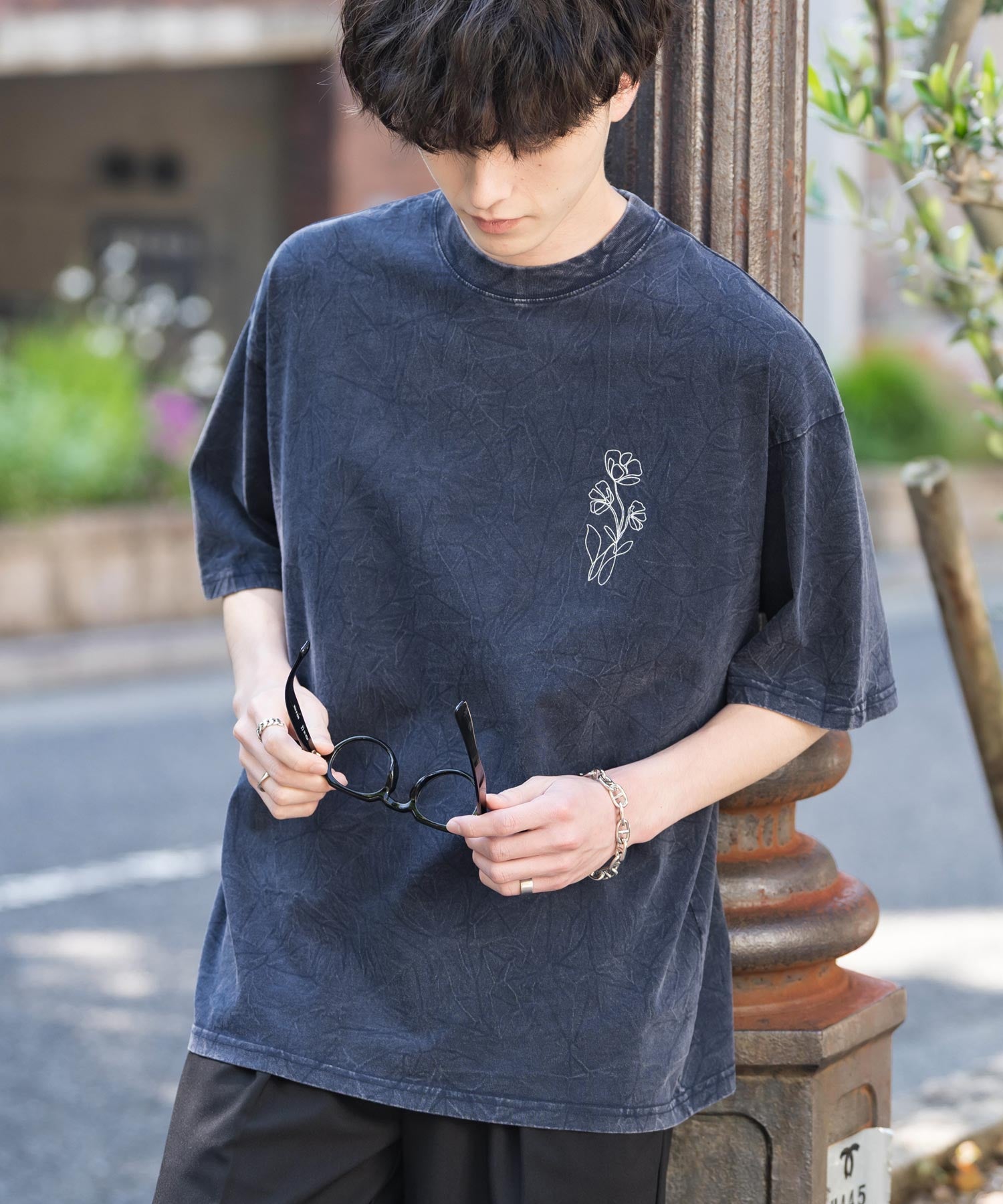 オーバーサイズ ケミカルウォッシュワンポイントフラワープリント半袖Tシャツ