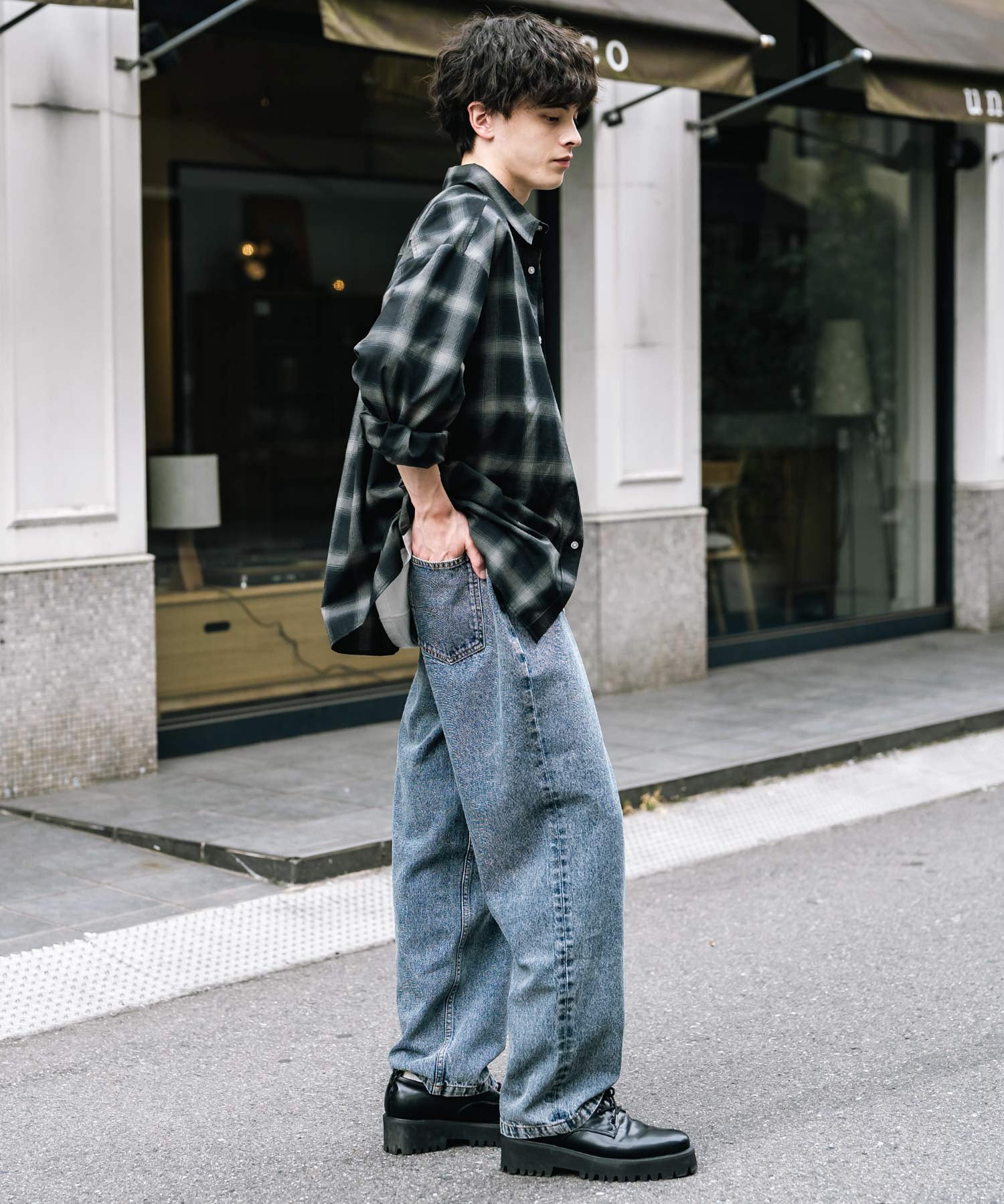 ルーズシルエットワイドデニムパンツ
