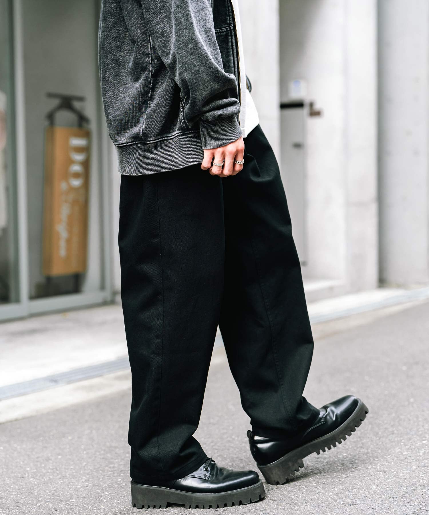 ルーズシルエットワイドデニムパンツ