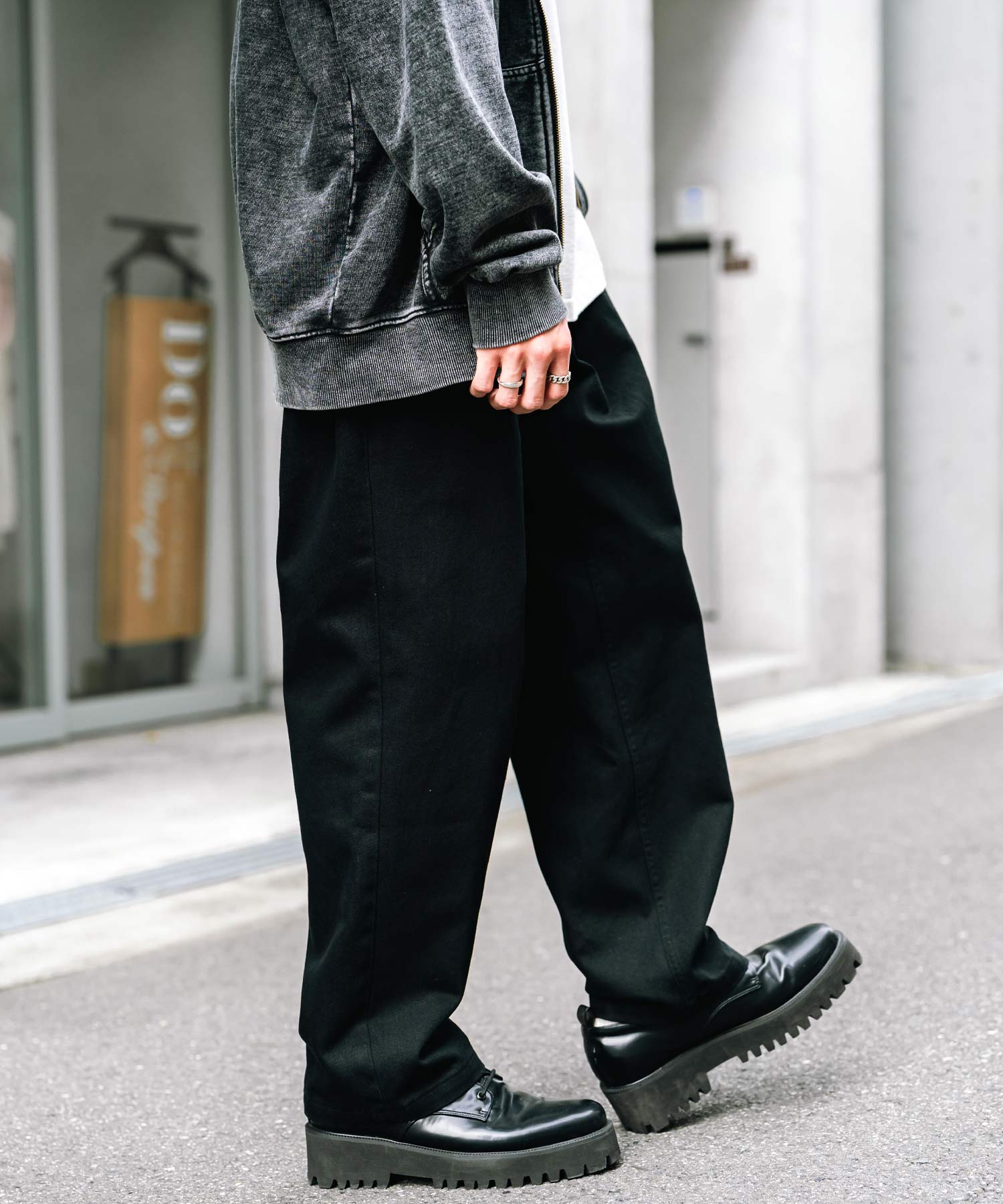 ルーズシルエットワイドデニムパンツ