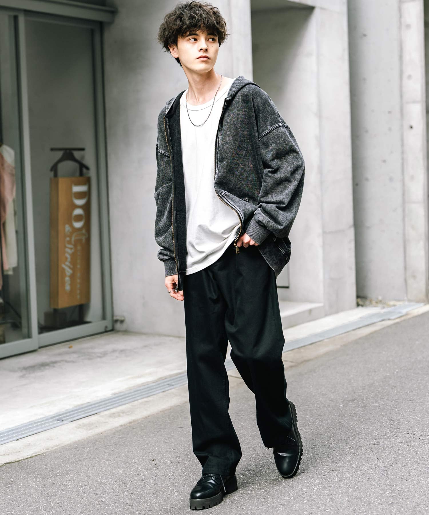 ルーズシルエットワイドデニムパンツ