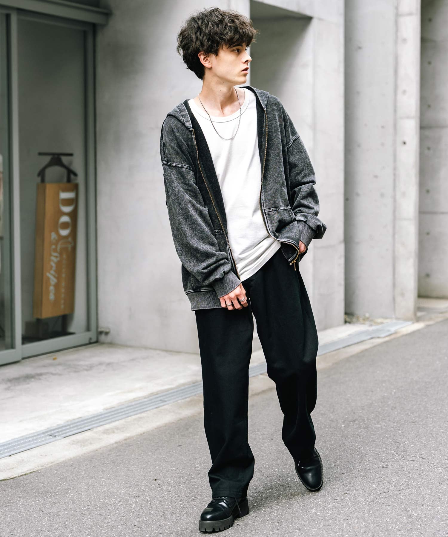 ルーズシルエットワイドデニムパンツ