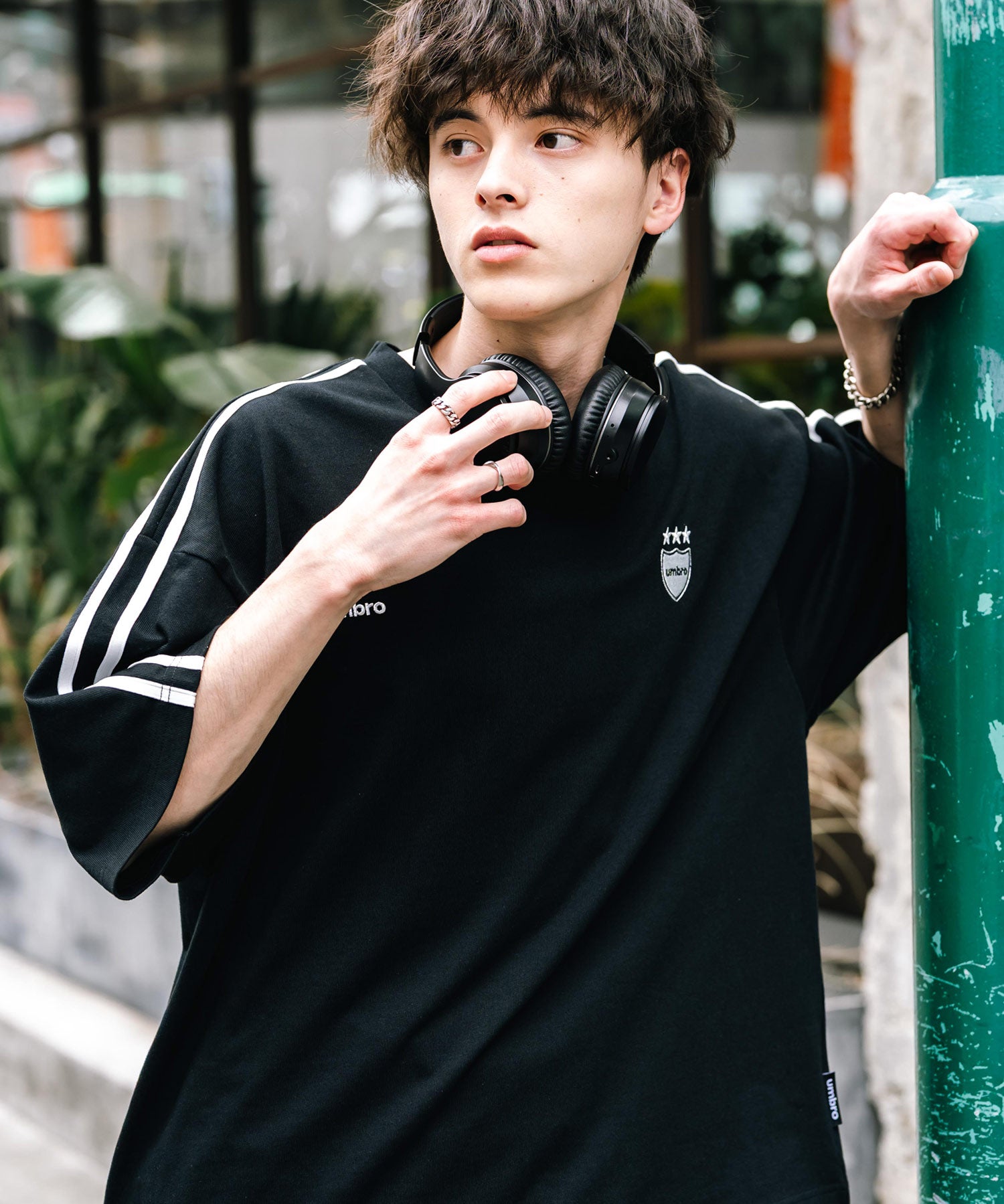 UMBRO アンブロ 別注コラボ オーバーサイズサイドライントラックワンポイントロゴ刺繍クルーネック半袖Tシャツ
