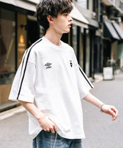 UMBRO アンブロ 別注コラボ オーバーサイズサイドライントラックワンポイントロゴ刺繍クルーネック半袖Tシャツ