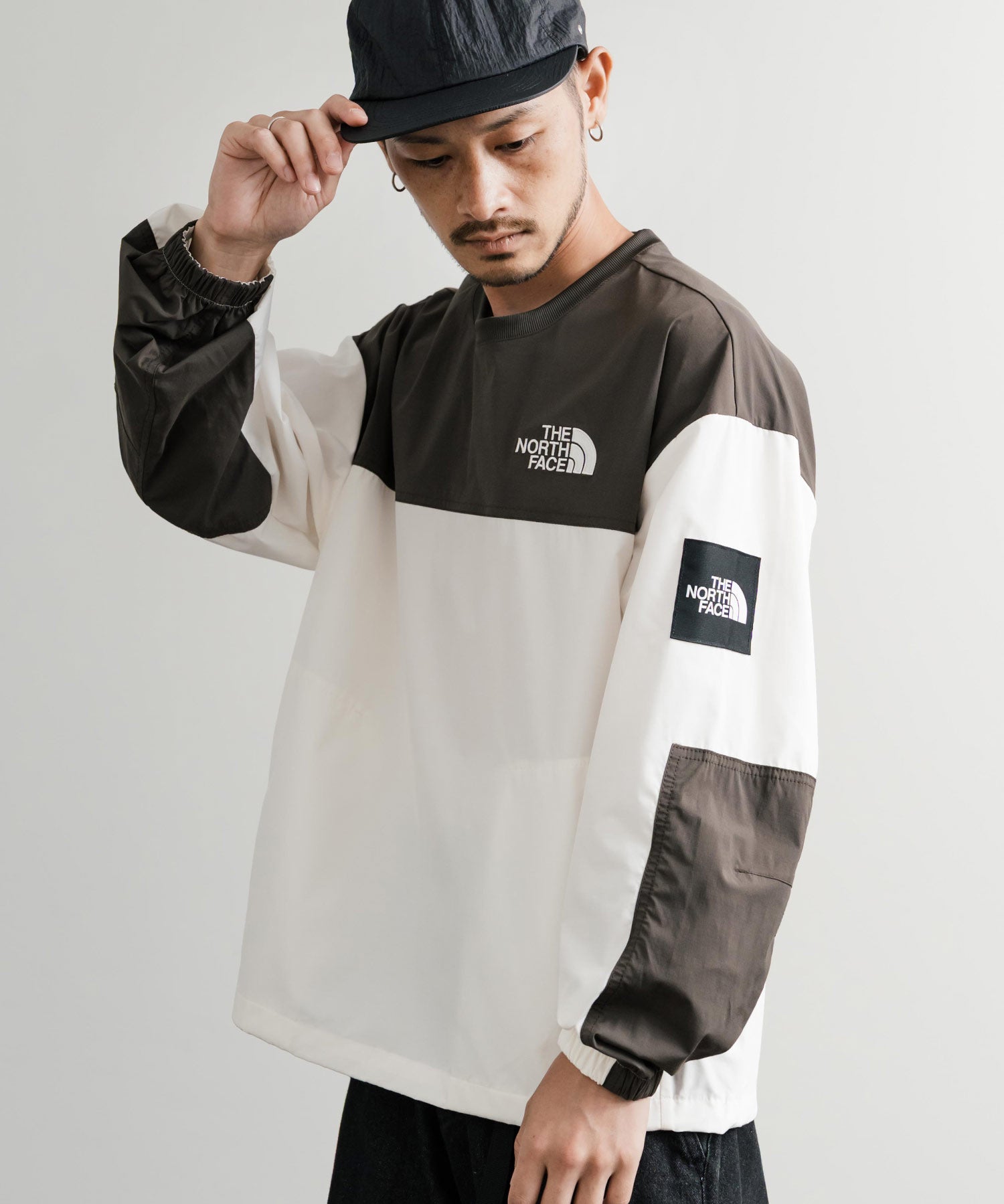 日本未展開モデル THE NORTH FACE ザ・ノースフェイス ALBANY CREWNECK 長袖ナイロンクルーネックプルオーバー 14477