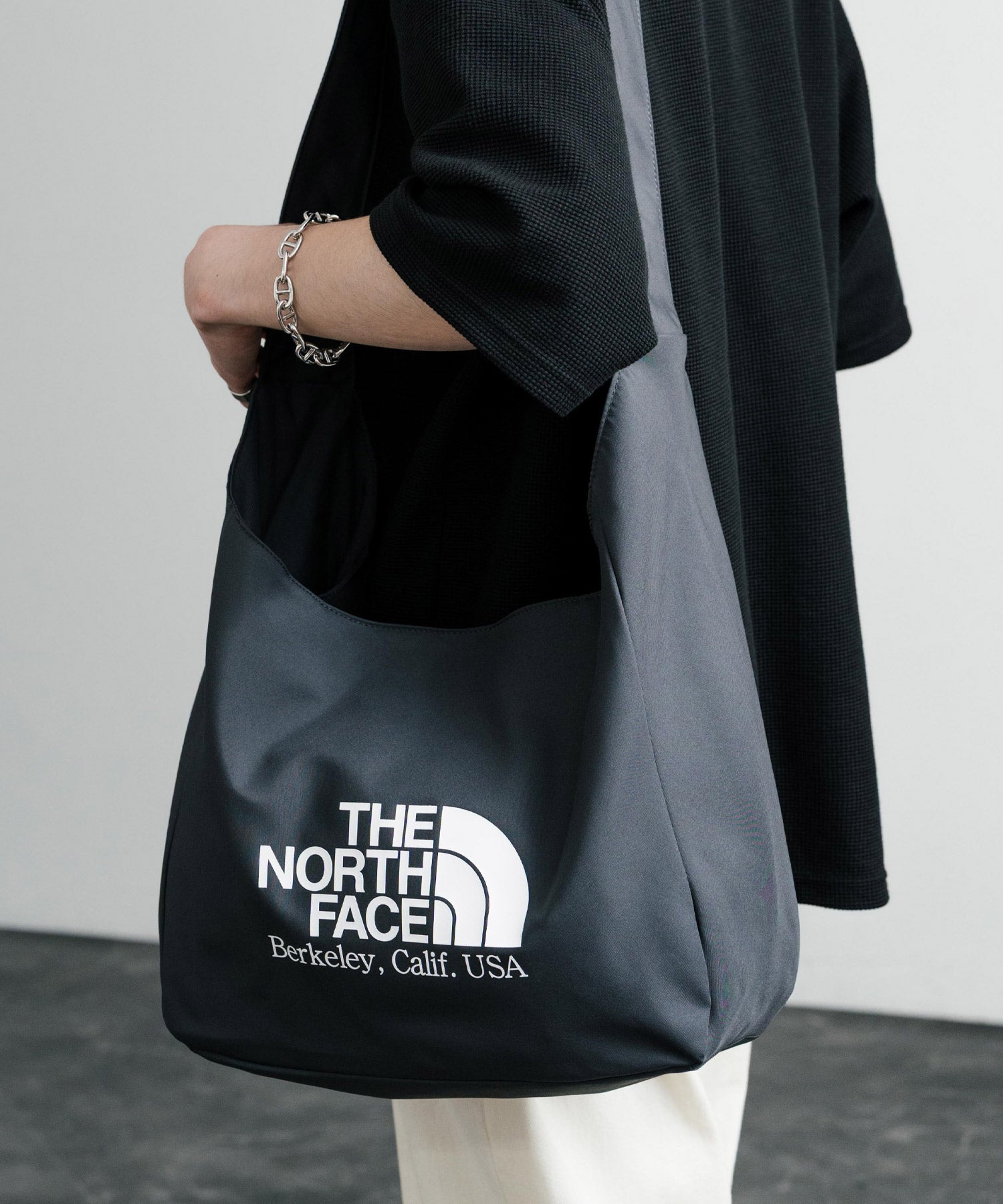 新色追加 日本未展開モデル THE NORTH FACE WHITE LABEL BIG LOGO SHOULDER BAG 韓国限定 ワンポイントロゴショルダーバッグ 14589