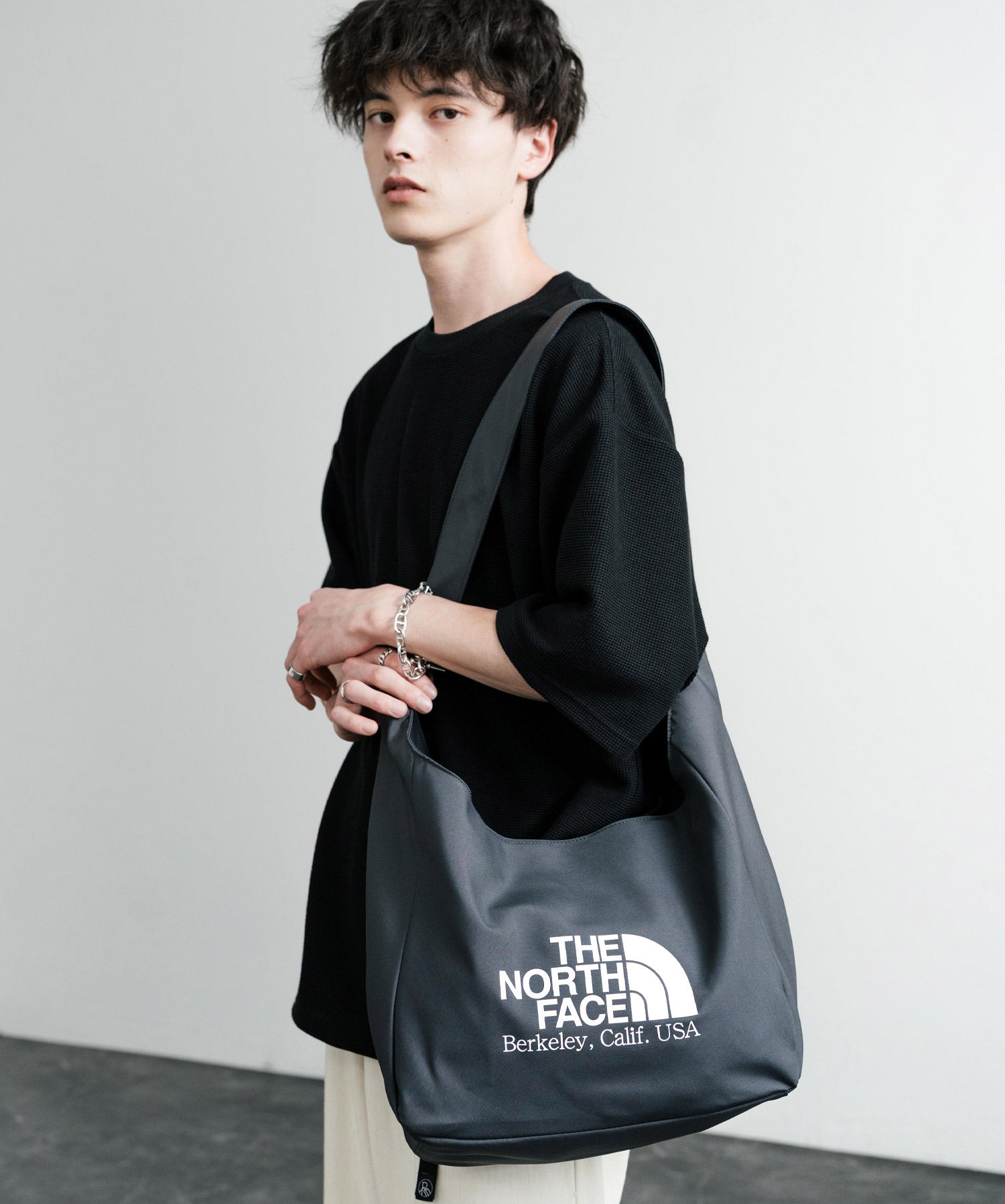新色追加 日本未展開モデル THE NORTH FACE WHITE LABEL BIG LOGO SHOULDER BAG 韓国限定 ワンポイントロゴショルダーバッグ 14589