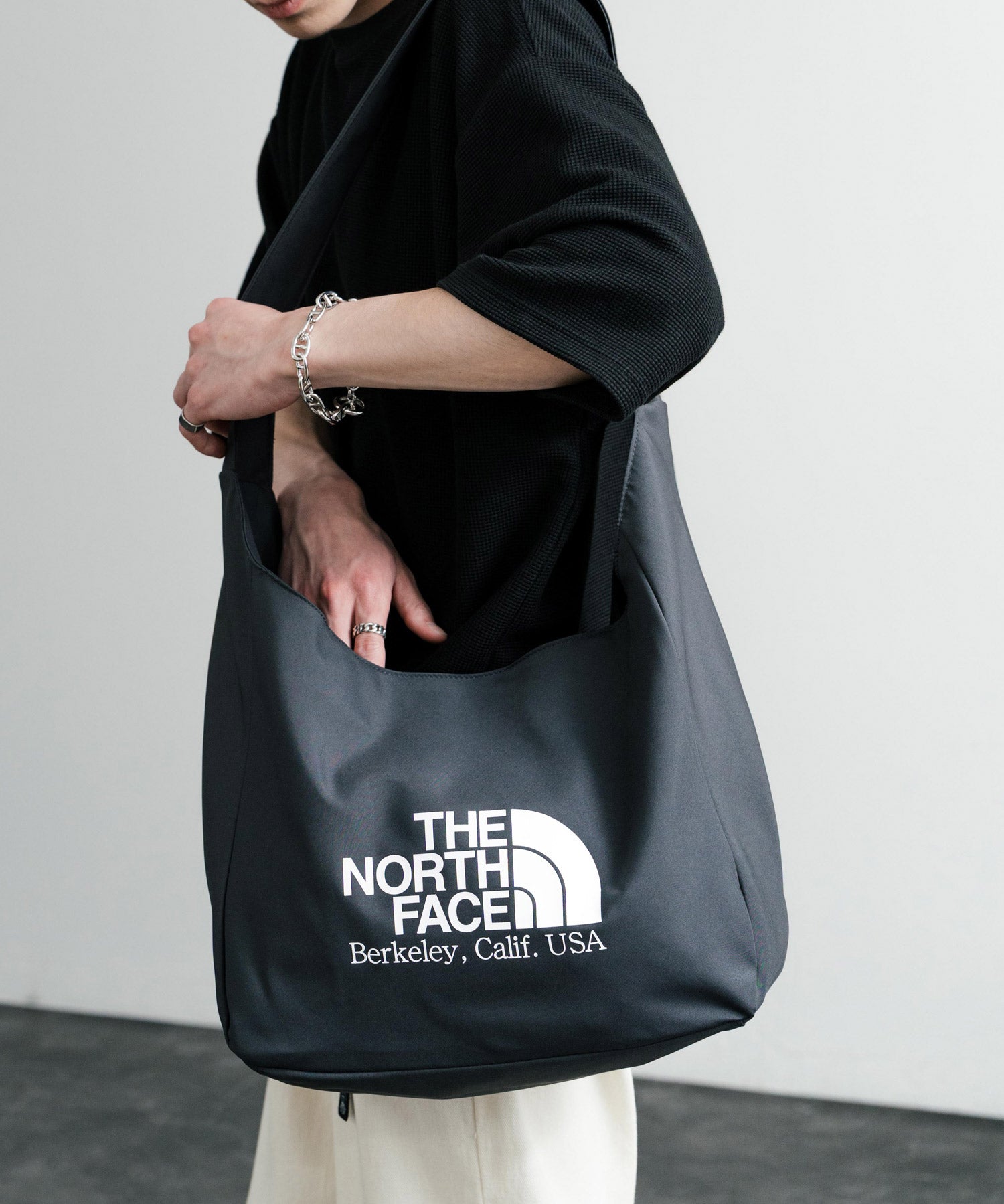 新色追加 日本未展開モデル THE NORTH FACE WHITE LABEL BIG LOGO SHOULDER BAG 韓国限定 ワンポイントロゴショルダーバッグ 14589