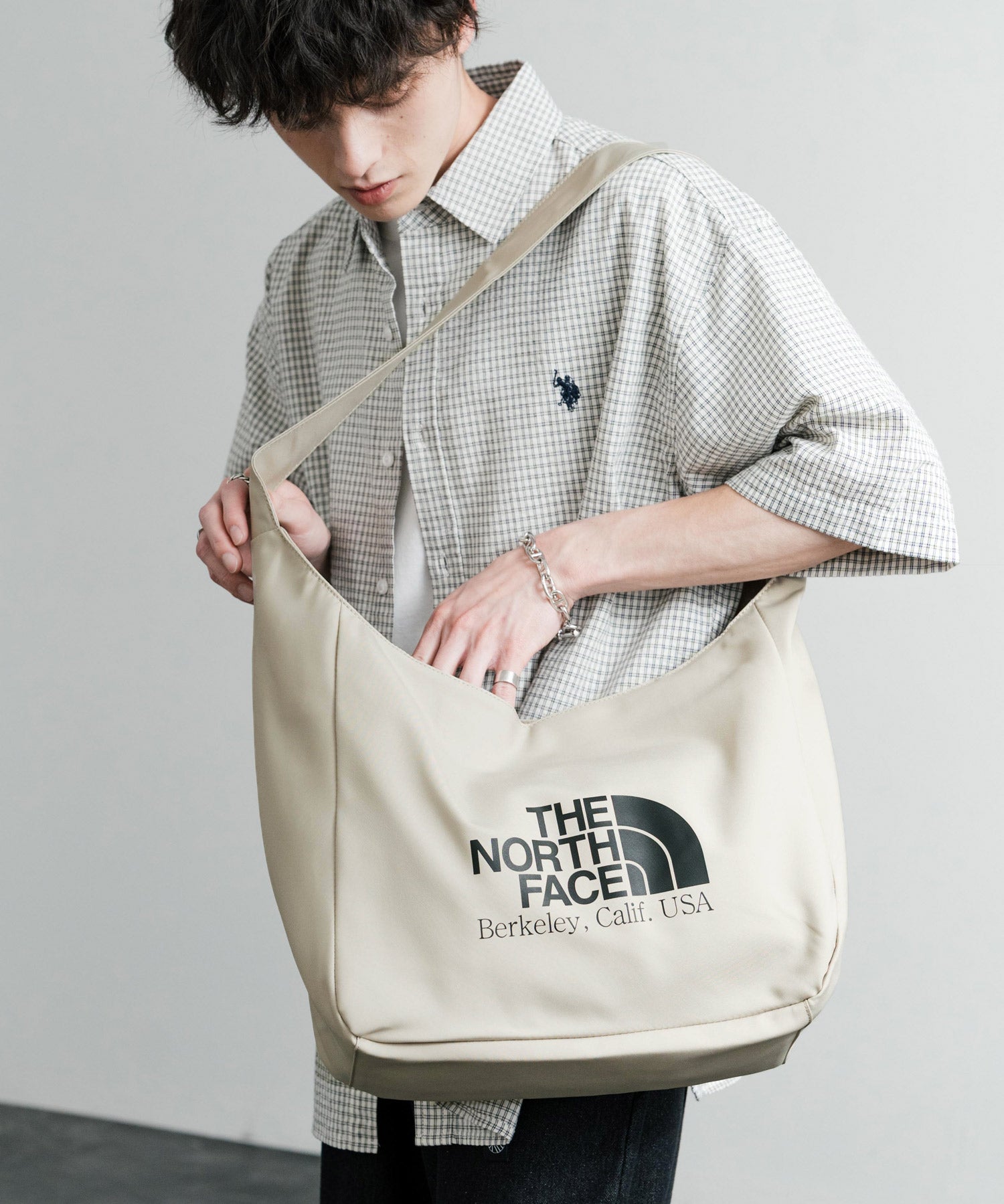 新色追加 日本未展開モデル THE NORTH FACE WHITE LABEL BIG LOGO SHOULDER BAG 韓国限定 ワンポイントロゴショルダーバッグ 14589