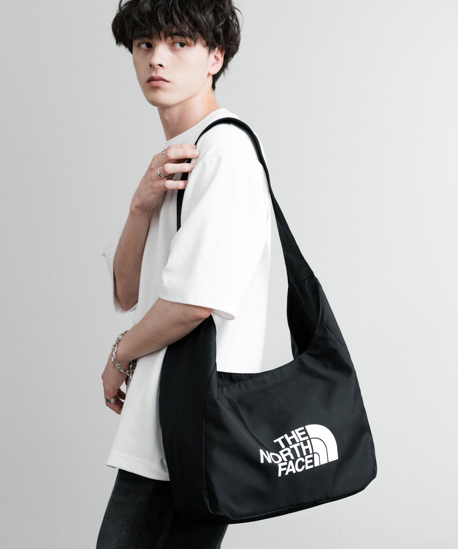 新色追加 日本未展開モデル THE NORTH FACE WHITE LABEL BIG LOGO SHOULDER BAG 韓国限定 ワンポイントロゴショルダーバッグ 14589