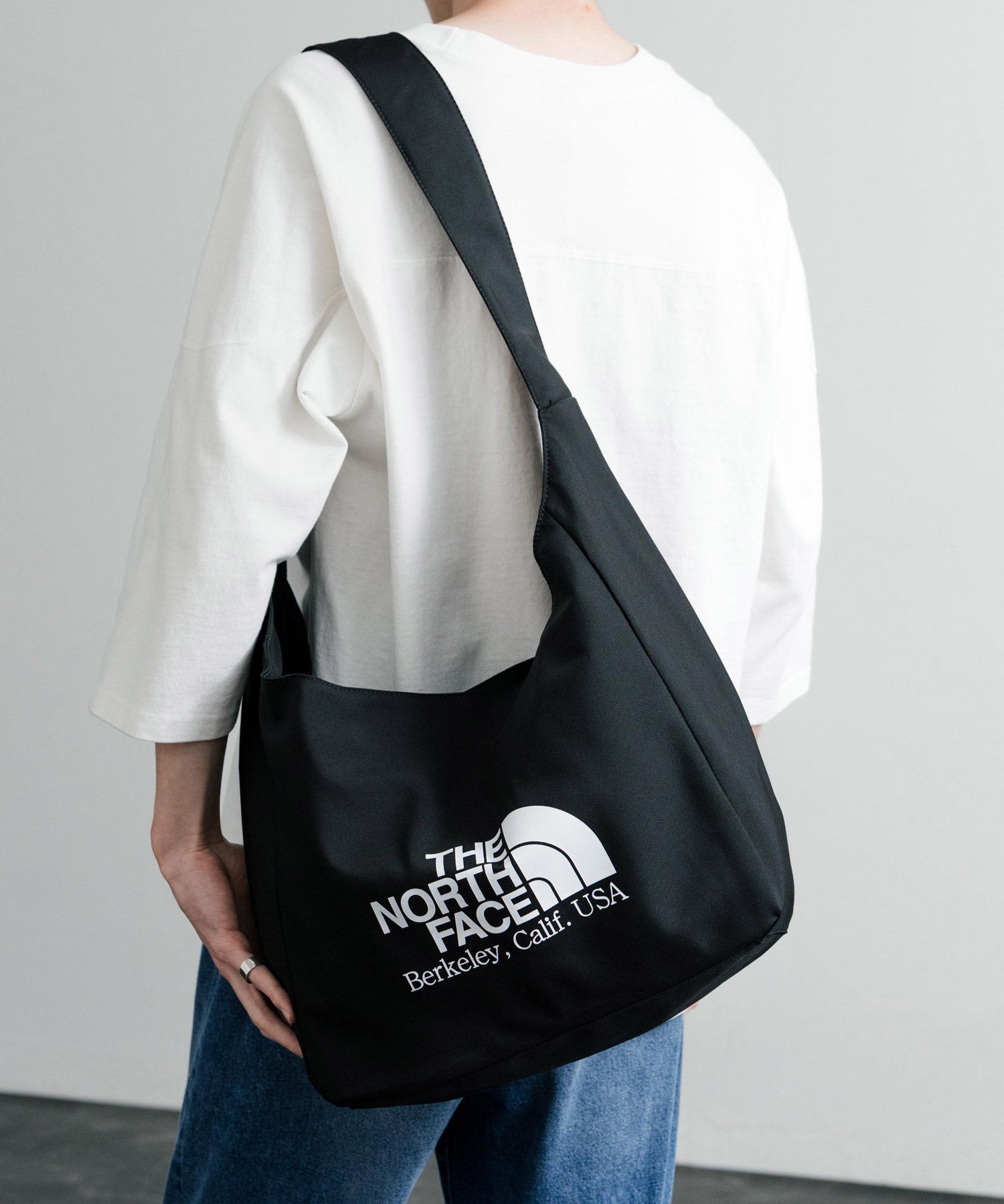 新色追加 日本未展開モデル THE NORTH FACE WHITE LABEL BIG LOGO SHOULDER BAG 韓国限定 ワンポイントロゴショルダーバッグ 14589