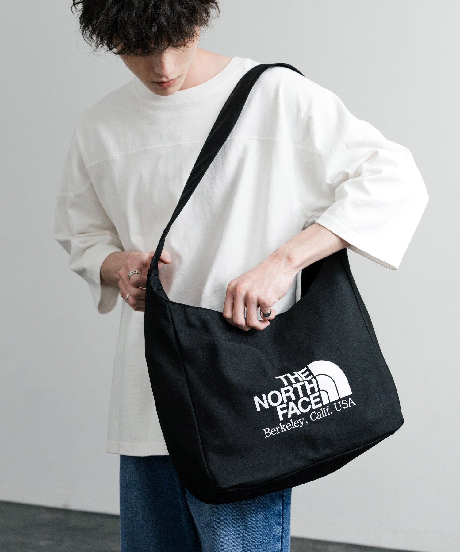 新色追加 日本未展開モデル THE NORTH FACE WHITE LABEL BIG LOGO SHOULDER BAG 韓国限定 ワンポイントロゴショルダーバッグ 14589