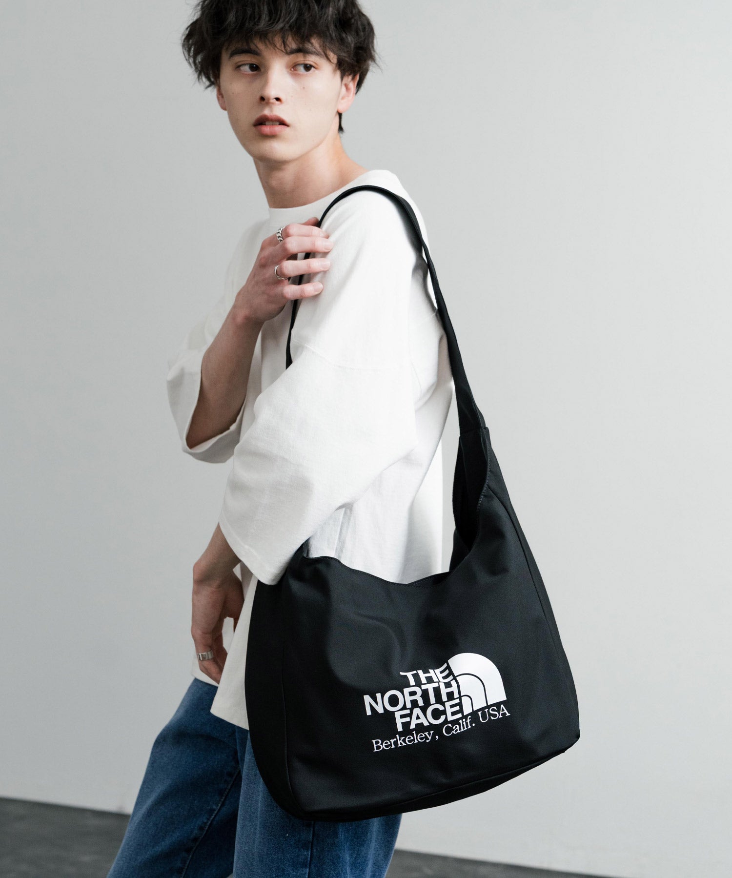 新色追加 日本未展開モデル THE NORTH FACE WHITE LABEL BIG LOGO SHOULDER BAG 韓国限定 ワンポイントロゴショルダーバッグ 14589
