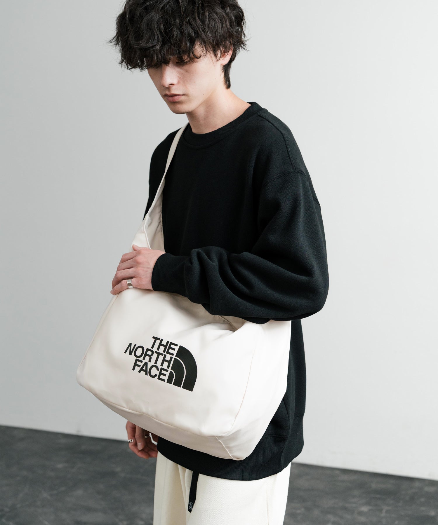 新色追加 日本未展開モデル THE NORTH FACE WHITE LABEL BIG LOGO SHOULDER BAG 韓国限定 ワンポイントロゴショルダーバッグ 14589