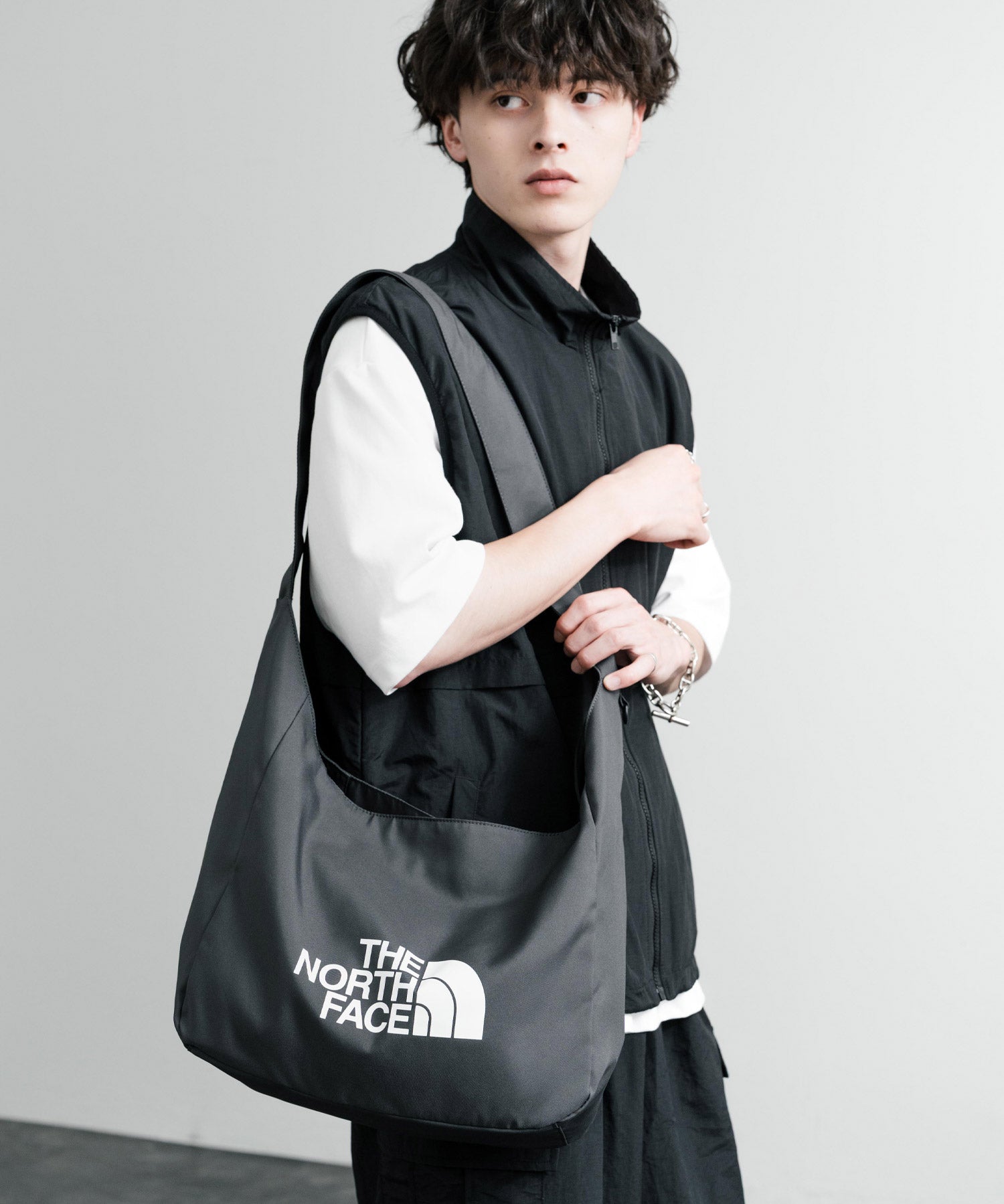 新色追加 日本未展開モデル THE NORTH FACE WHITE LABEL BIG LOGO SHOULDER BAG 韓国限定 ワンポイントロゴショルダーバッグ 14589