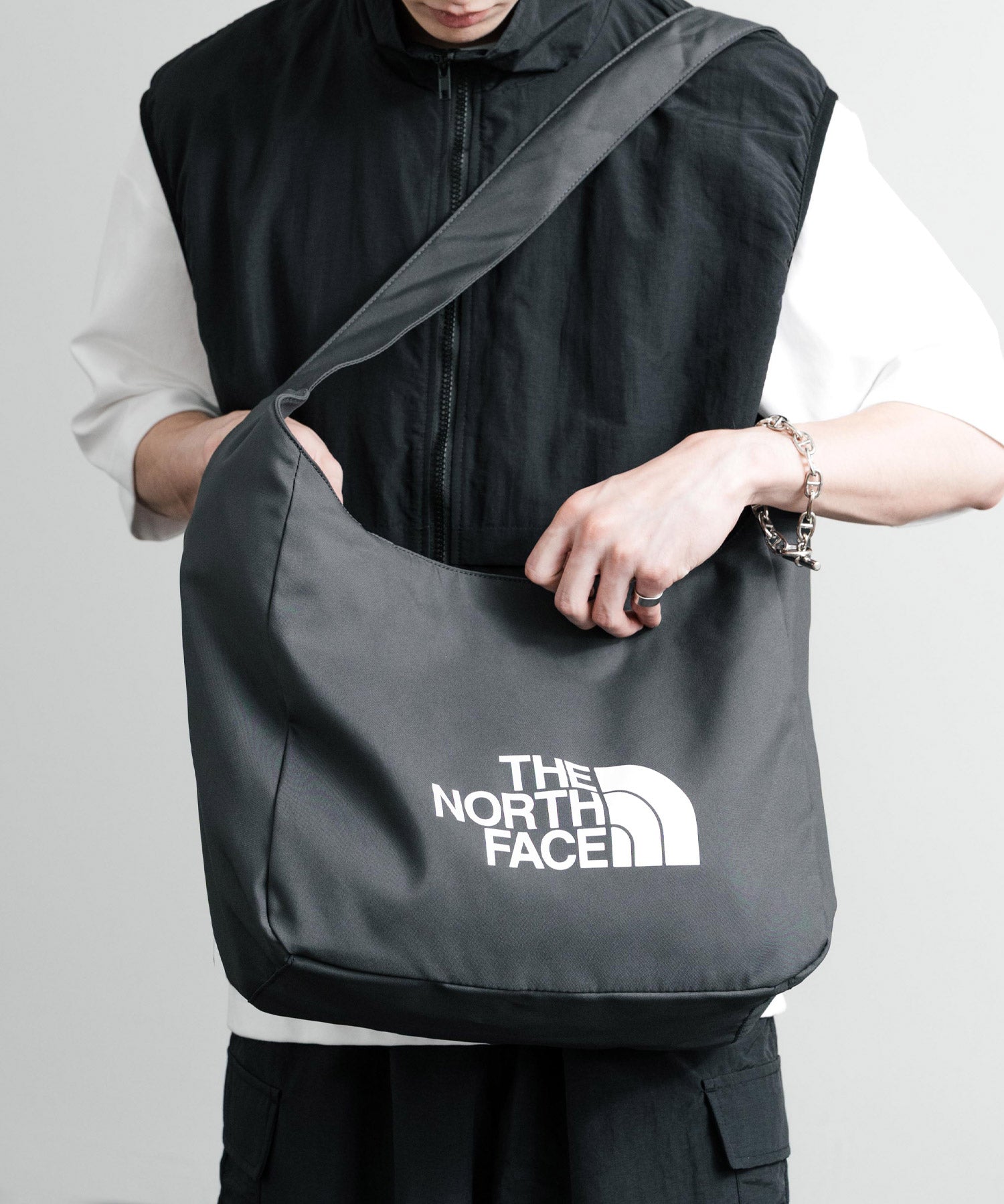新色追加 日本未展開モデル THE NORTH FACE WHITE LABEL BIG LOGO SHOULDER BAG 韓国限定 ワンポイントロゴショルダーバッグ 14589