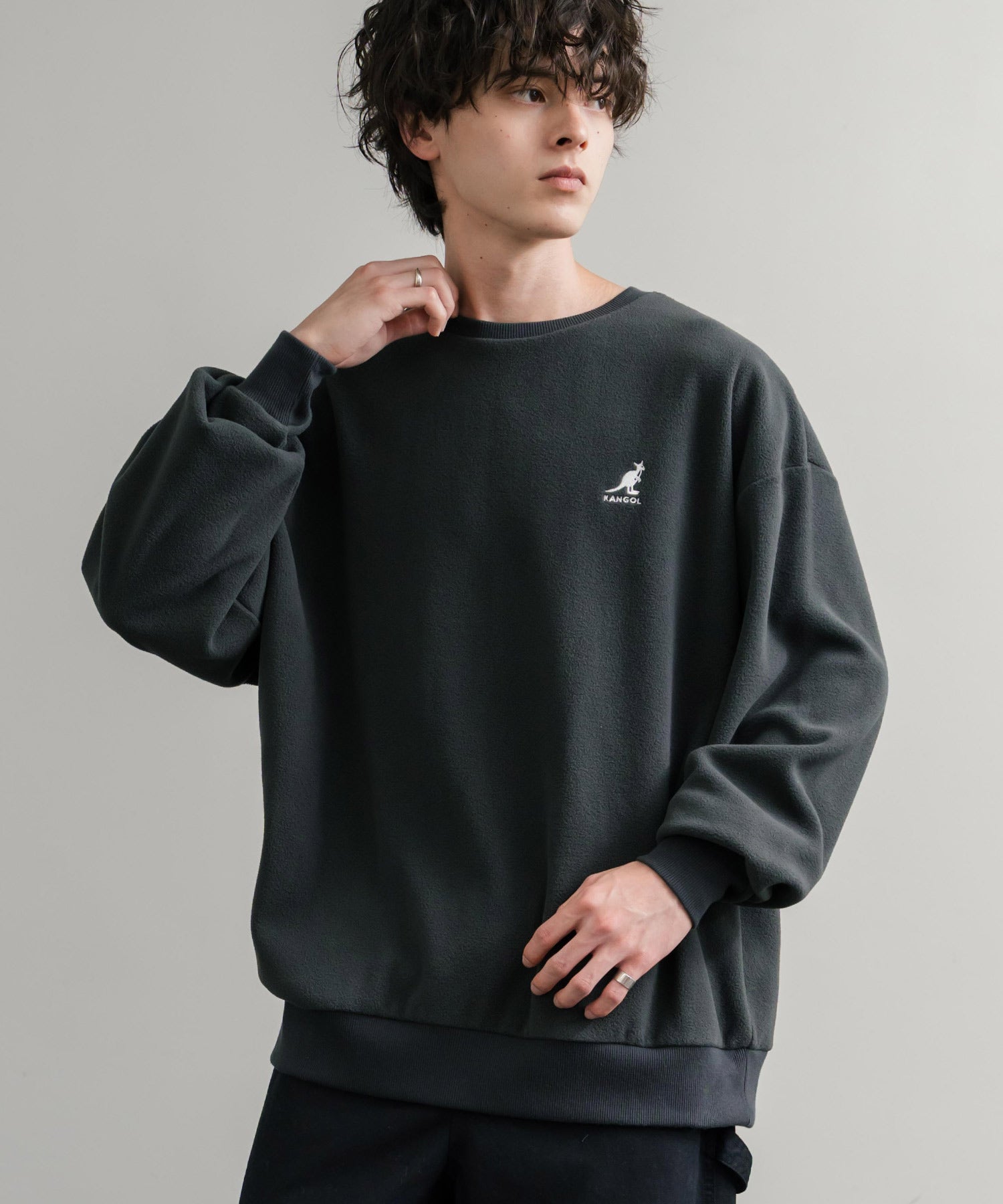 KANGOL 別注コラボ オーバーサイズロゴ刺繍裏起毛マイクロフリースプルオーバートレーナー 14626