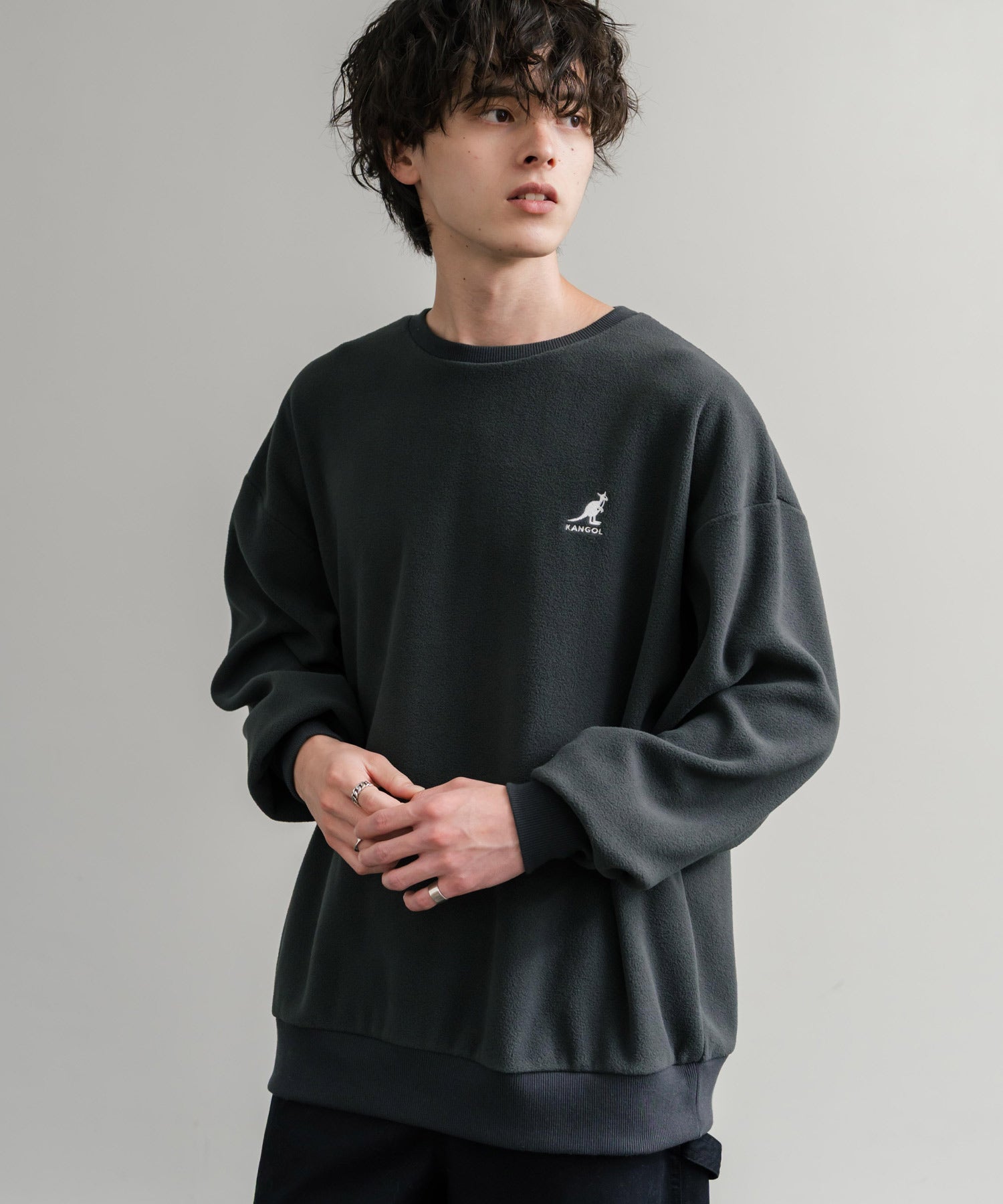 KANGOL 別注コラボ オーバーサイズロゴ刺繍裏起毛マイクロフリースプルオーバートレーナー 14626