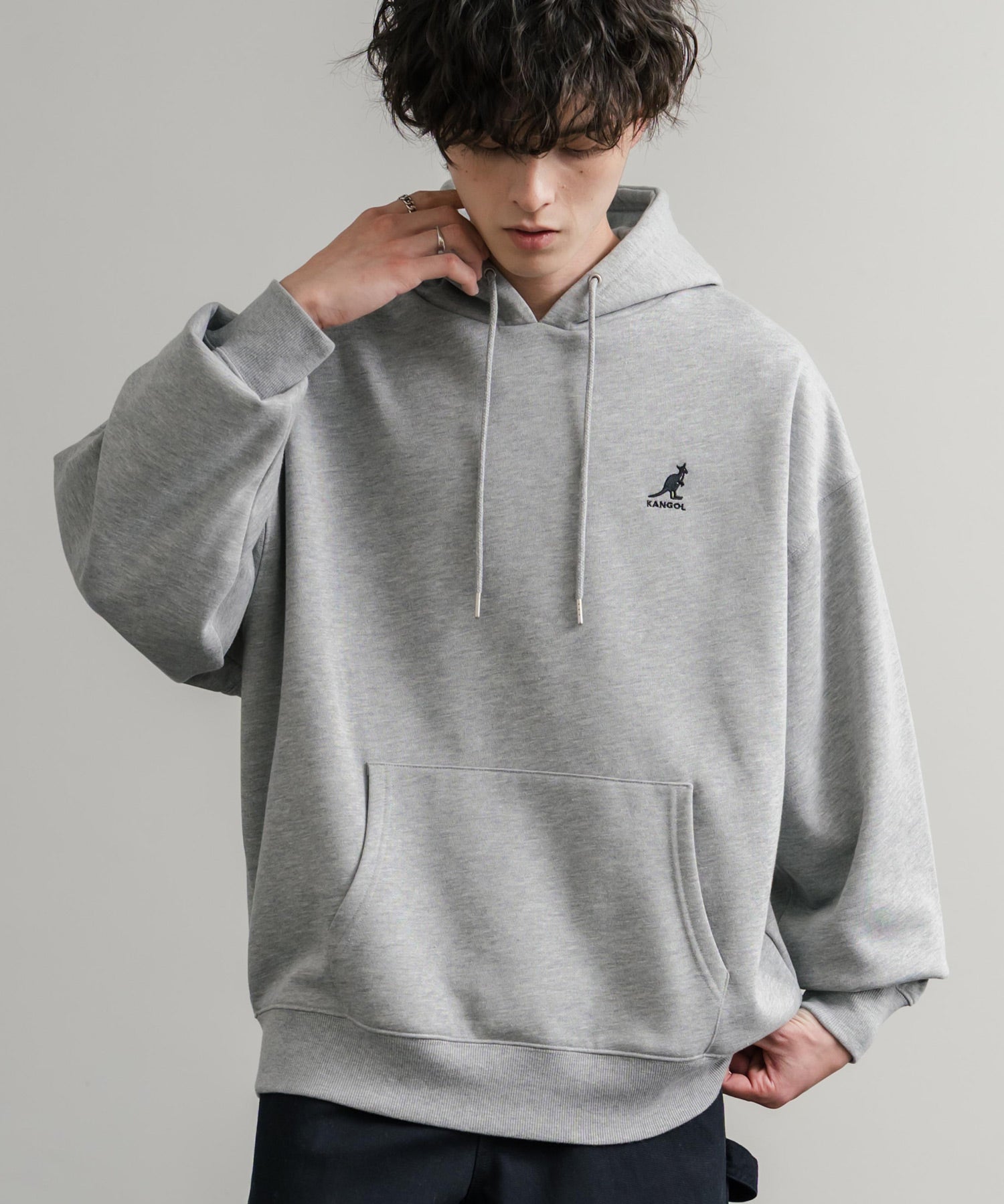 KANGOL カンゴール 別注コラボオーバーサイズ裏起毛ロゴ刺繍プルパーカー	14627