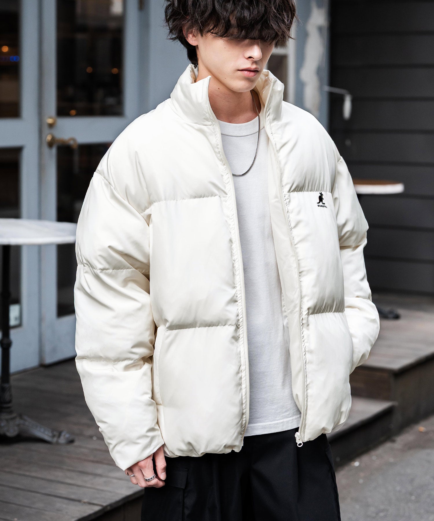 カッター&バック　ダウンジャケット　大きいサイズ　LL ホワイト系　刺繍ロゴ KANGOL カンゴール 別注コラボ オーバーサイズワンポイントロゴ刺繍