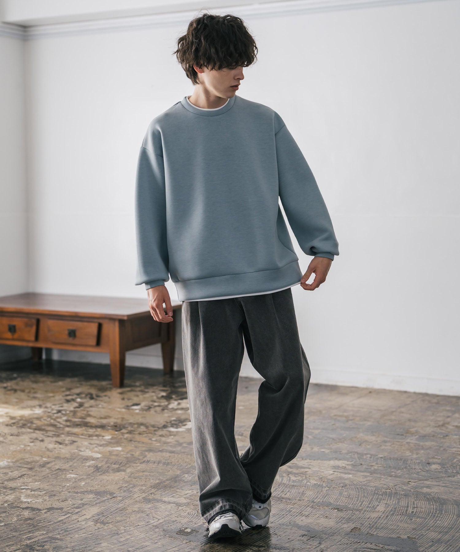 ルーズシルエットペールトーンダンボールニットフェイクレイヤードプル