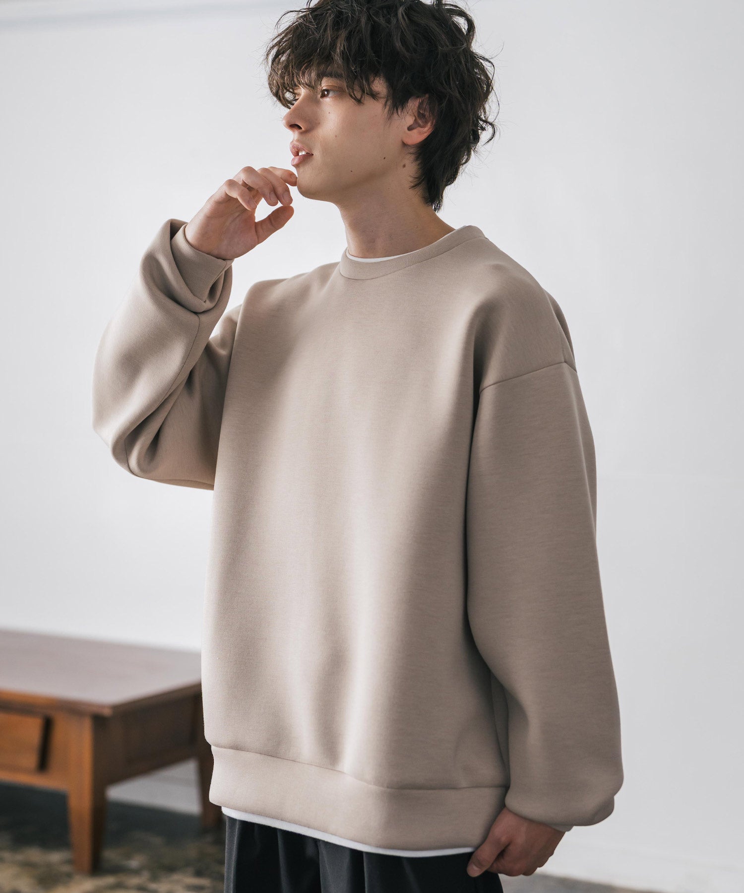 ルーズシルエットペールトーンダンボールニットフェイクレイヤードプルオーバー/モノフィラメントダンボールクルーネックトレーナー 14657