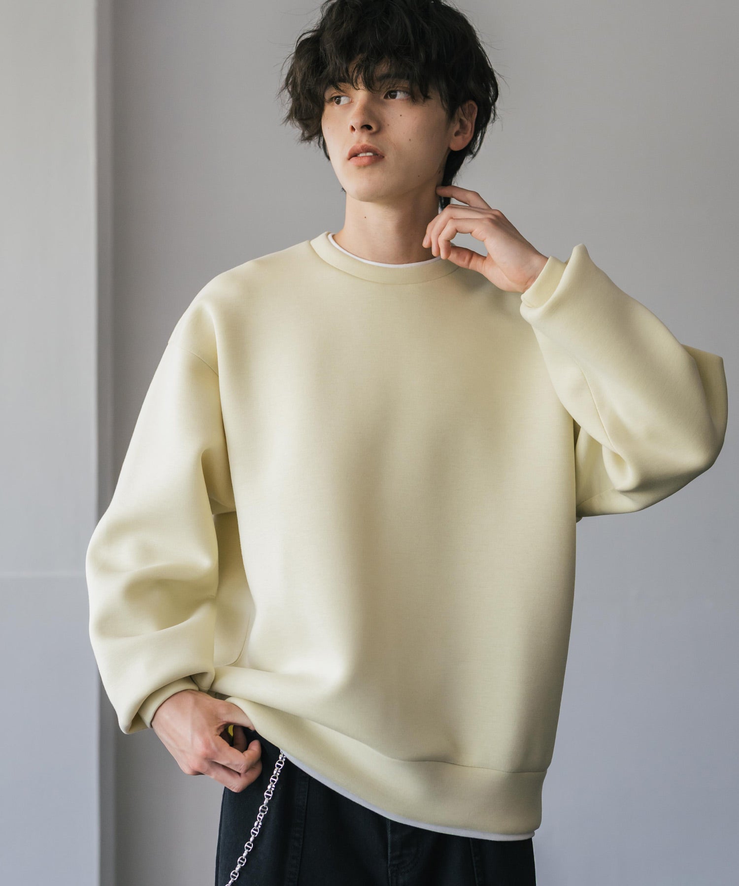 ルーズシルエットペールトーンダンボールニットフェイクレイヤードプル