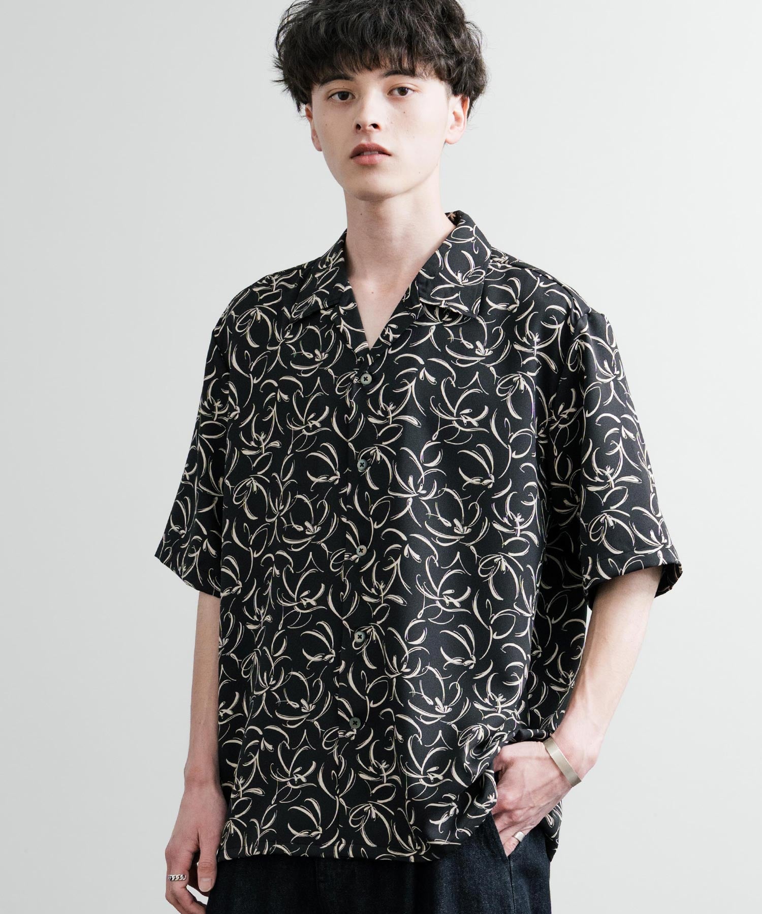 Upscape Audience アップスケープオーディエンス 日本製 国産 オーバーサイズ 丹後ライトアムンゼン 梨地 捺染マシンプリント半袖開襟シャツ AUD6608 14694