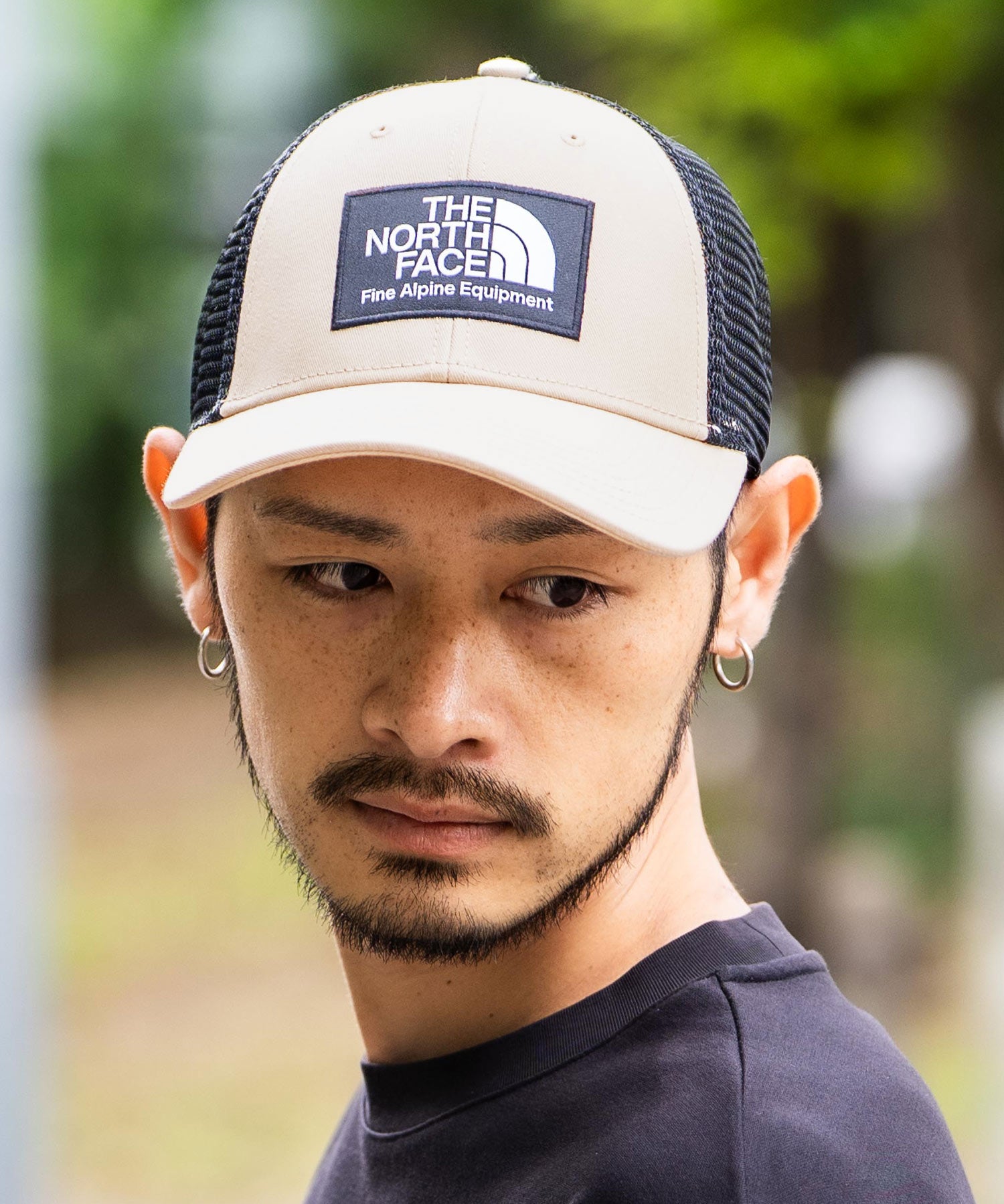 THE NORTH FACE ザ・ノースフェイス MUDDER TRUCKER メッシュスナップバックキャップ ロゴワッペンベースボールキャップ