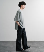 Audience オーディエンス ピグメントUSAコットン16/-天竺8.45オンス胸ポケット付きサイドスリットボクシーAラインビッグTシャツ AUD6626 14776