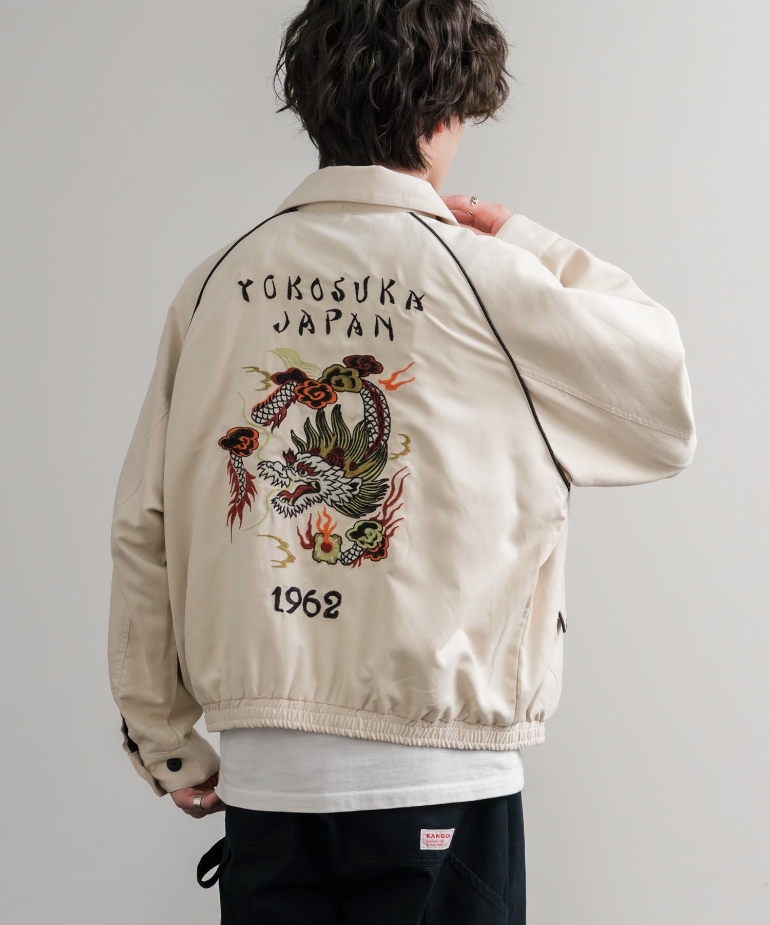 SP古着　ベロアボンバージャケット　エンジ　ラグランスリーブ　ペイズリー裏地M. KRIFF MAYER クリフメイヤー オーバーサイズスーベニア刺繍ステン