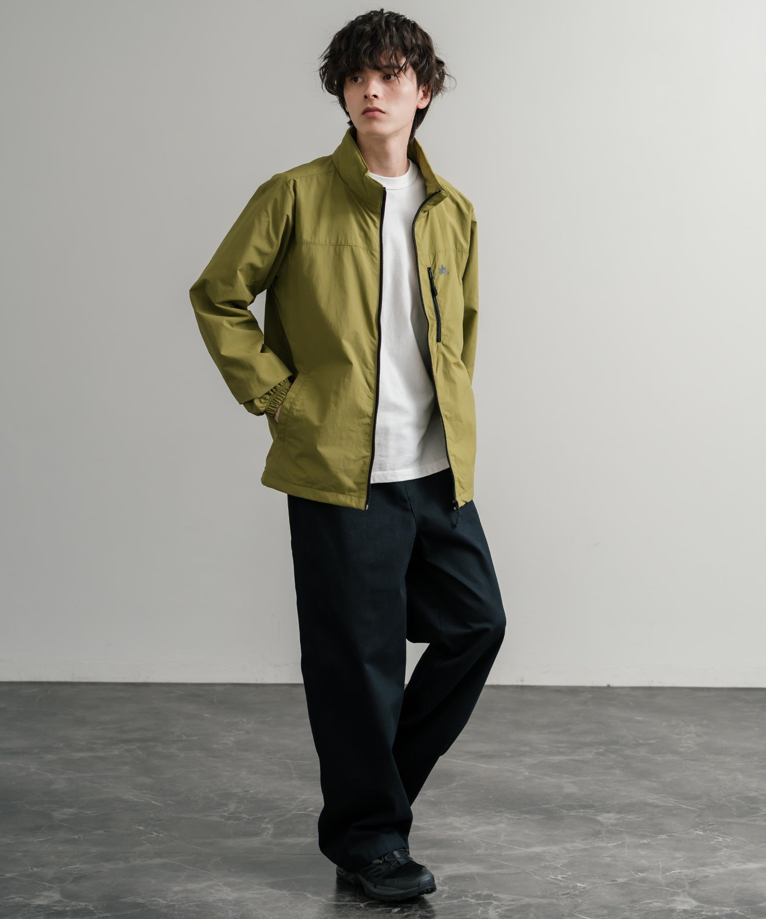 引越し叩き売り！マーク&ロナ　ブルゾン LOGOS ロゴス 撥水 裏タフタワンポイントロゴスタンドネックナイロン