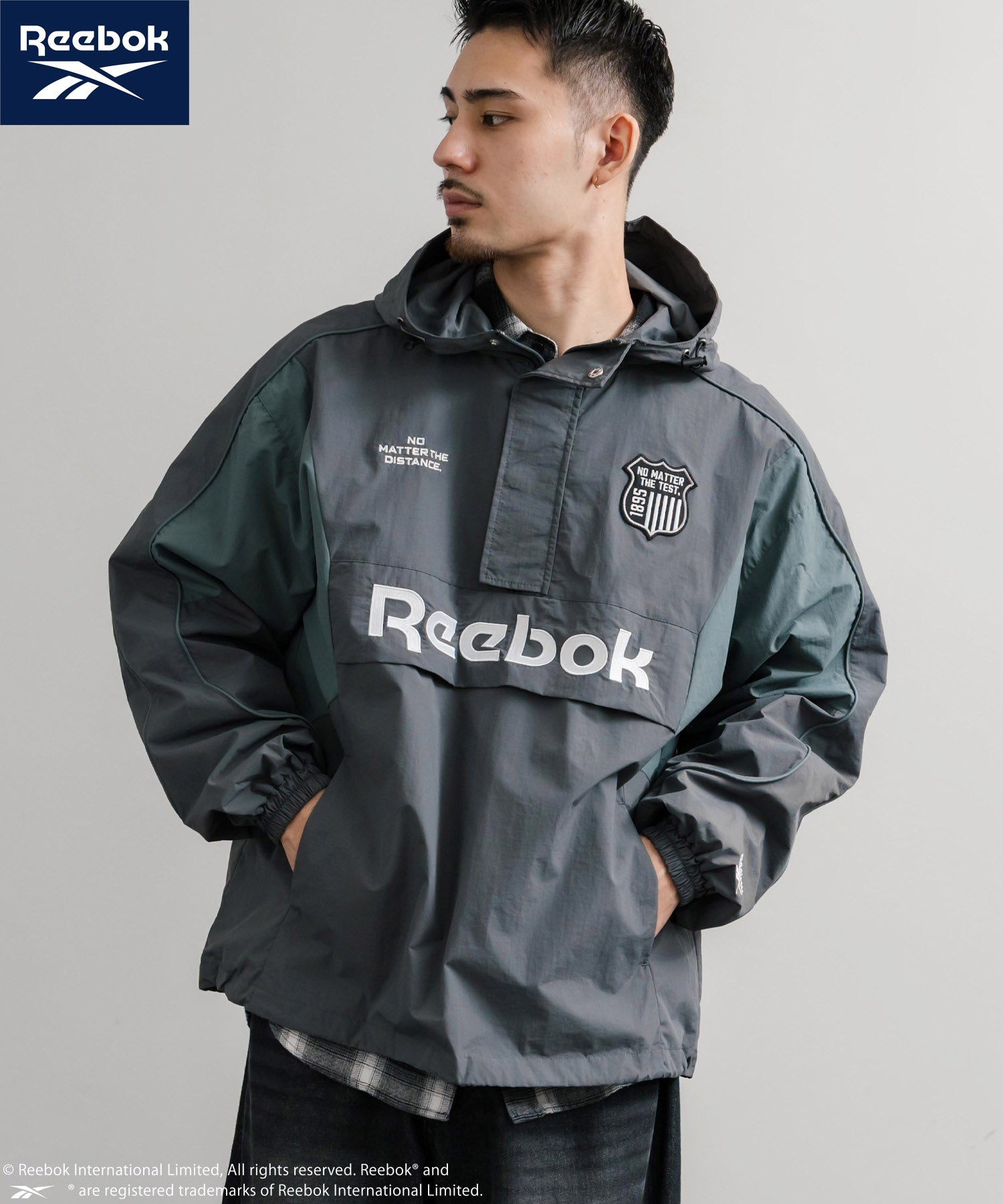 Reebok リーボック オーバーサイズエンブレム刺繍アノラックジャケット