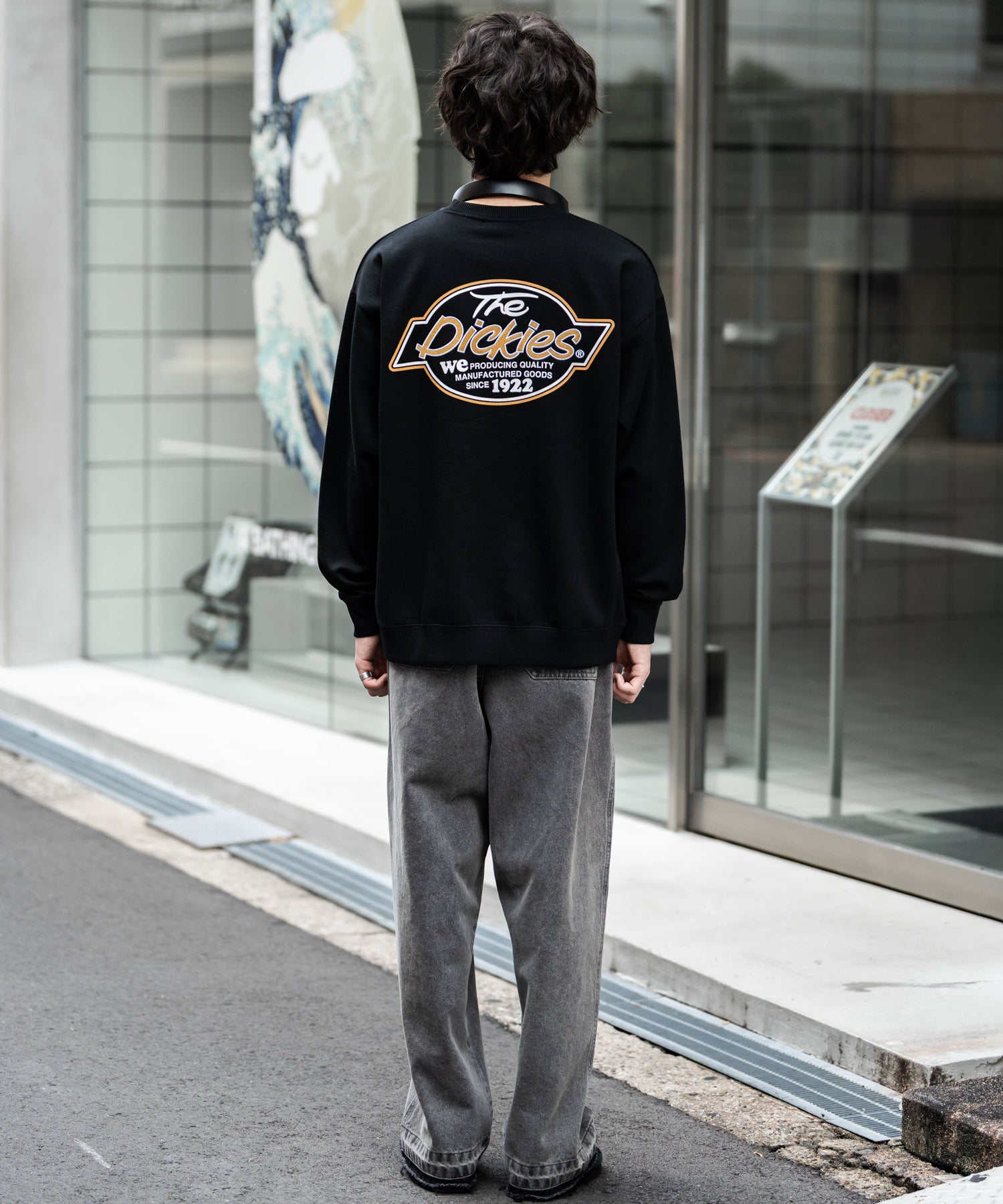 Dickies 裏起毛バックプリント刺繍クルーネック長袖スウェット