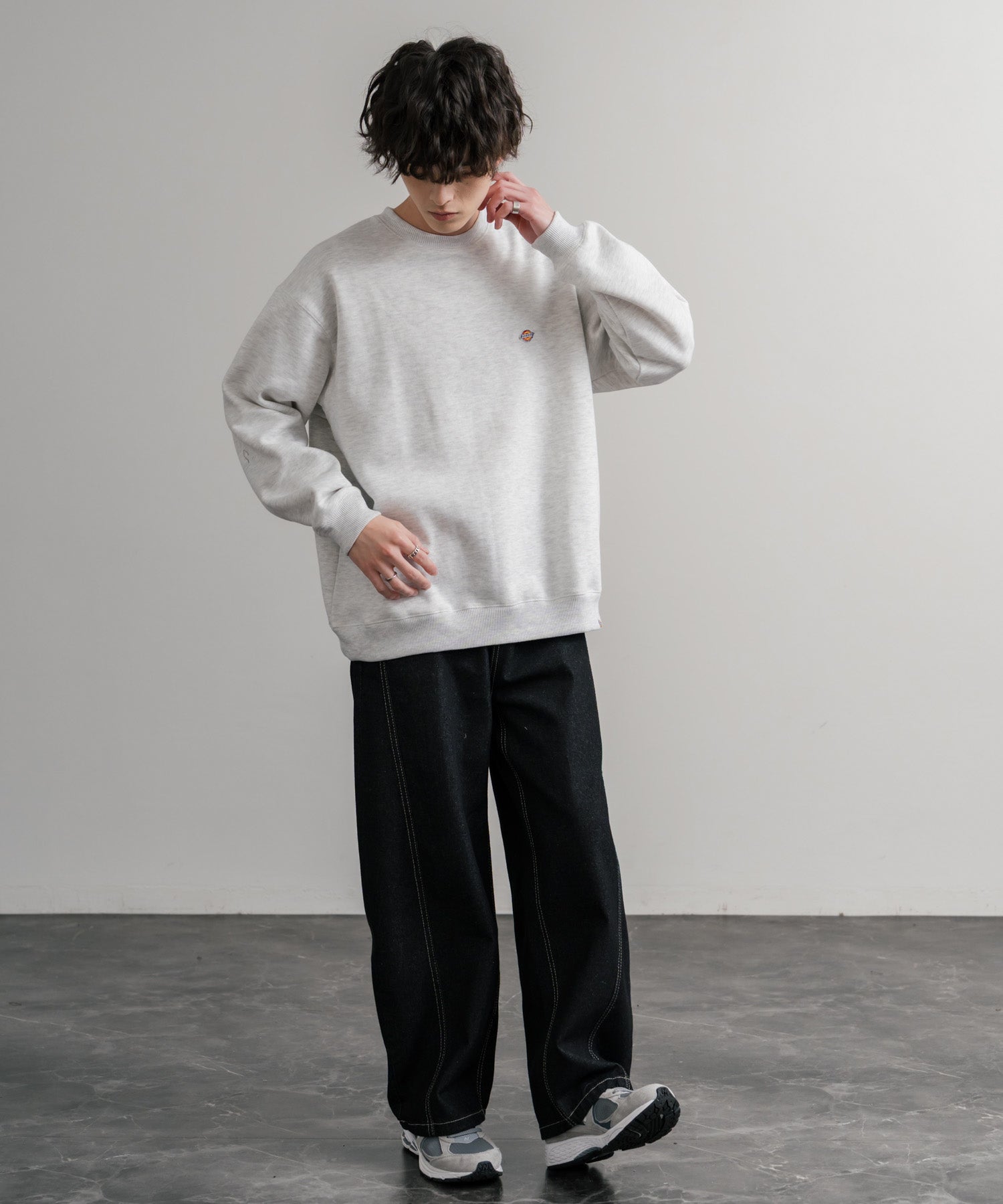 Dickies 裏起毛ワンポイントロゴワッペンクルーネック長袖スウェットトレーナー 14887