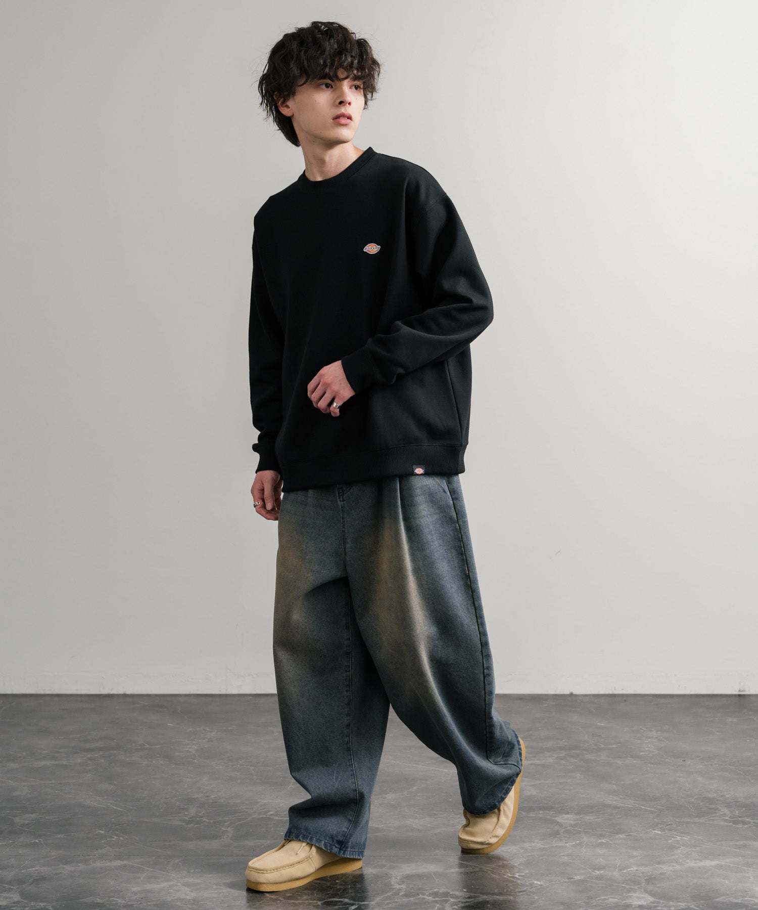 Dickies 裏起毛ワンポイントロゴワッペンクルーネック長袖スウェットトレーナー 14887