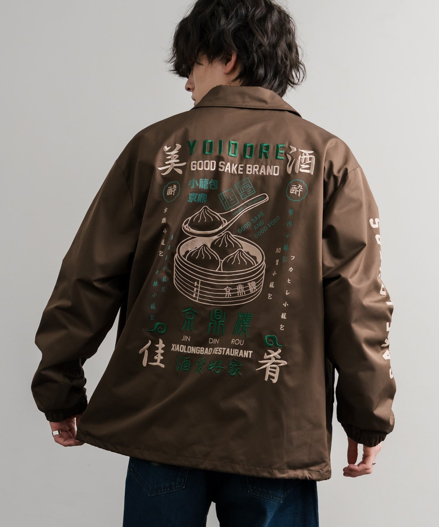 YOIDORE 酔いどれ × 京鼎樓 ジンディンロウ コラボ オーバーサイズ小籠包と酒刺繍コーチジャケット 14889
