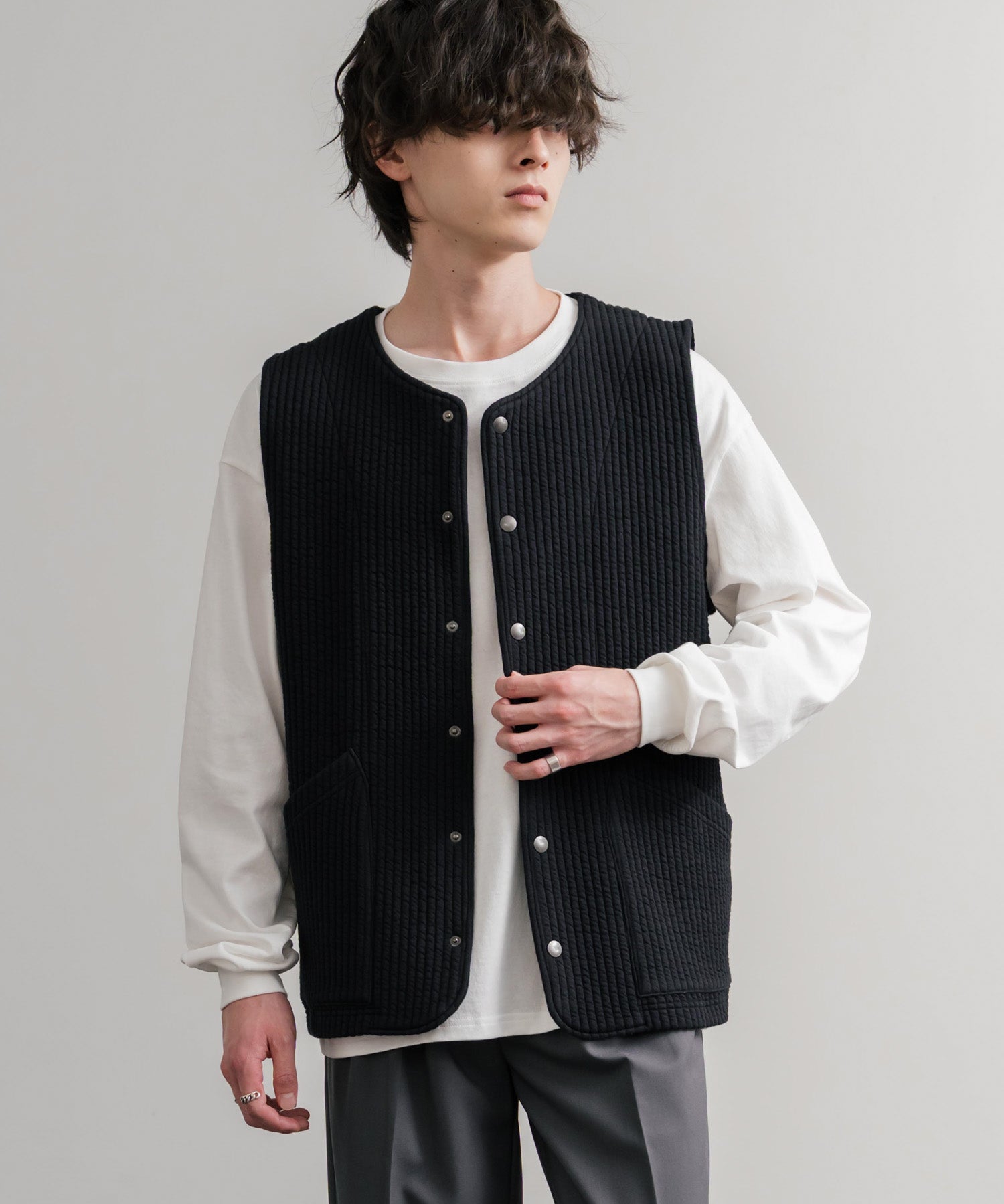 Upscape Audience アップスケープオーディエンス 日本製 国産 尾州 コットンキルト ストライプ柄/ケーブル柄/クロス柄ノーカラースナップベスト AUD7331 14893