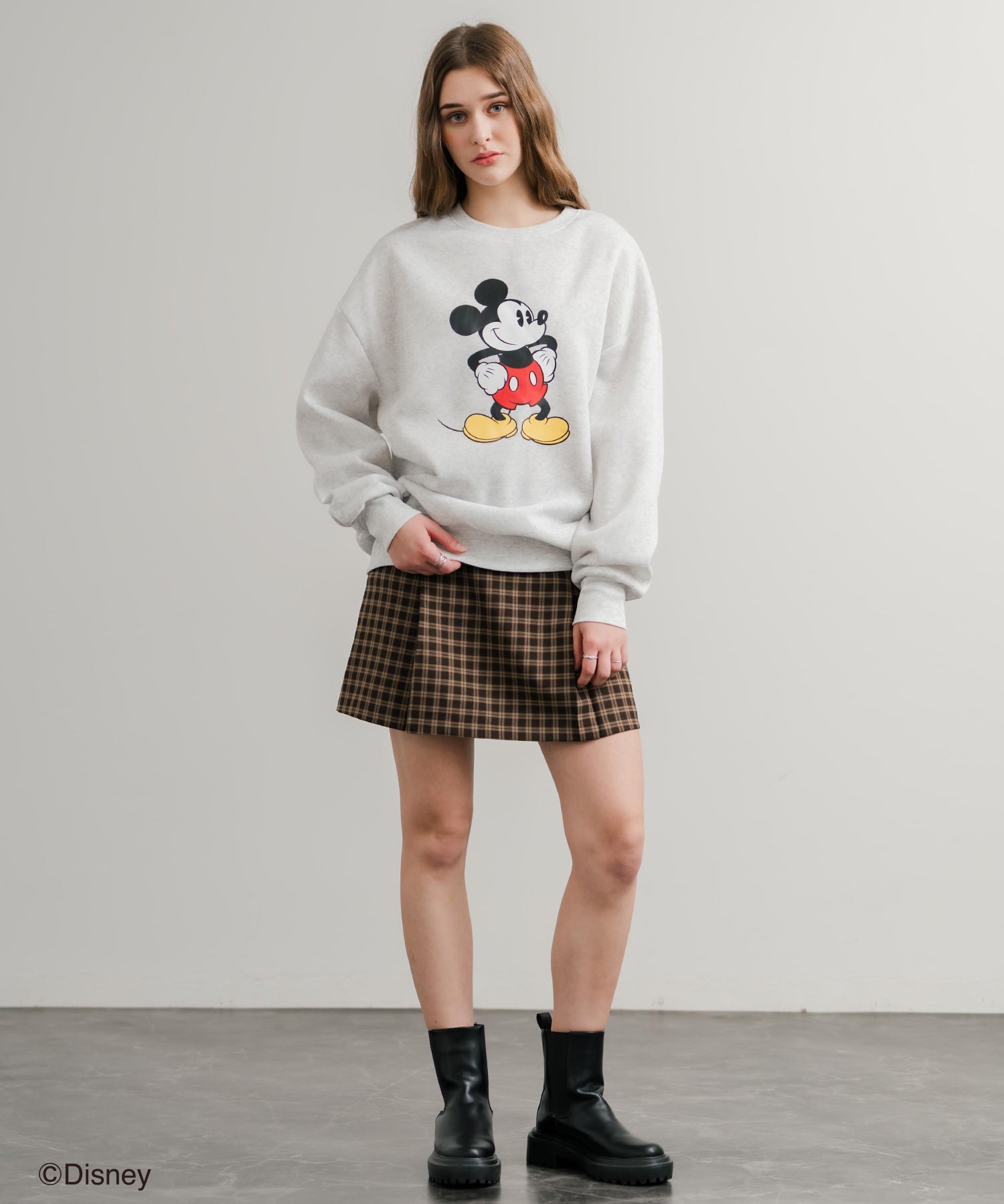 Disney ディズニー MICKEY MOUSE オーバーサイズ ミッキーマウスプリント裏起毛スウェットトレーナー	14939