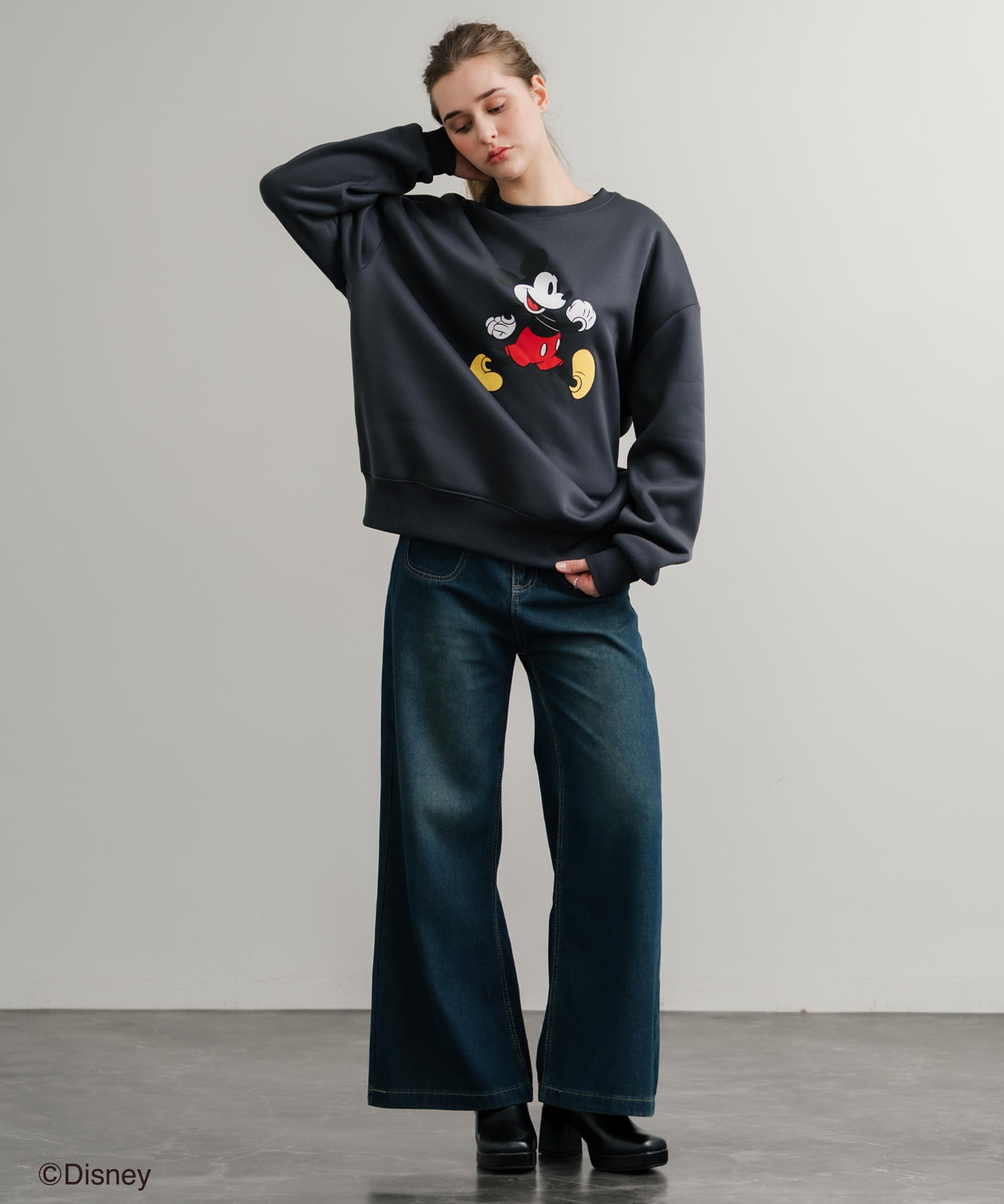Disney ディズニー MICKEY MOUSE オーバーサイズ ミッキーマウスプリント裏起毛スウェットトレーナー	14939