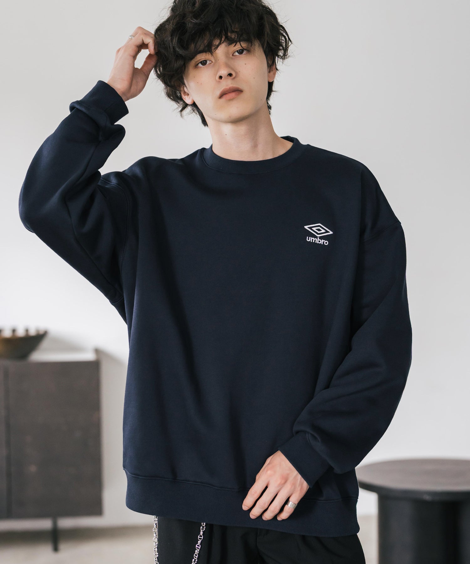 UMBRO 別注コラボオーバーサイズ裏起毛ロゴ刺繍クルーネックスウェット 14940