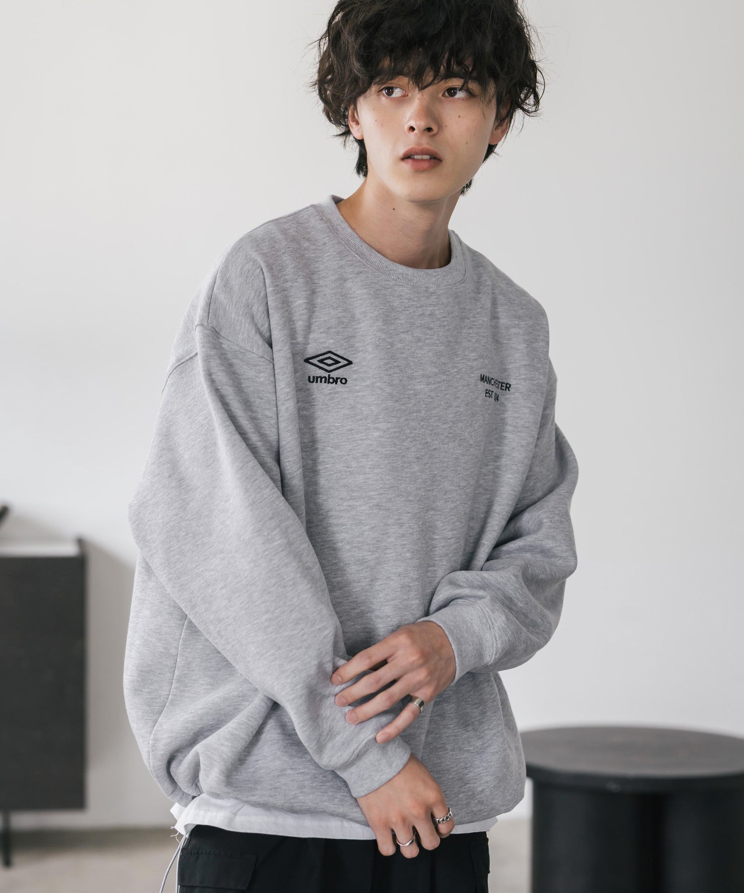 UMBRO 別注コラボオーバーサイズ裏起毛ロゴ刺繍ドロストスウェット 14941